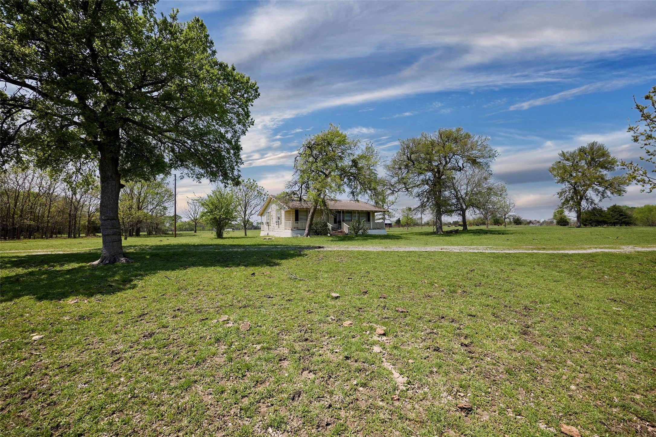 Ranch For Sale in Fannin County , 0000 County Road 5040, Leonard, Texas 75452, 0, 0, Garage spaces, 0 Sqft, built in 1950, mls#20897443, Real Estate Agent in Leonard, Homes For Sale in Fannin county, Homes For Sale in Leonard, Realtor in Leonard Texas, Real Estate Brokerage Independent Realty Texas, Luminita Cordes Realtor