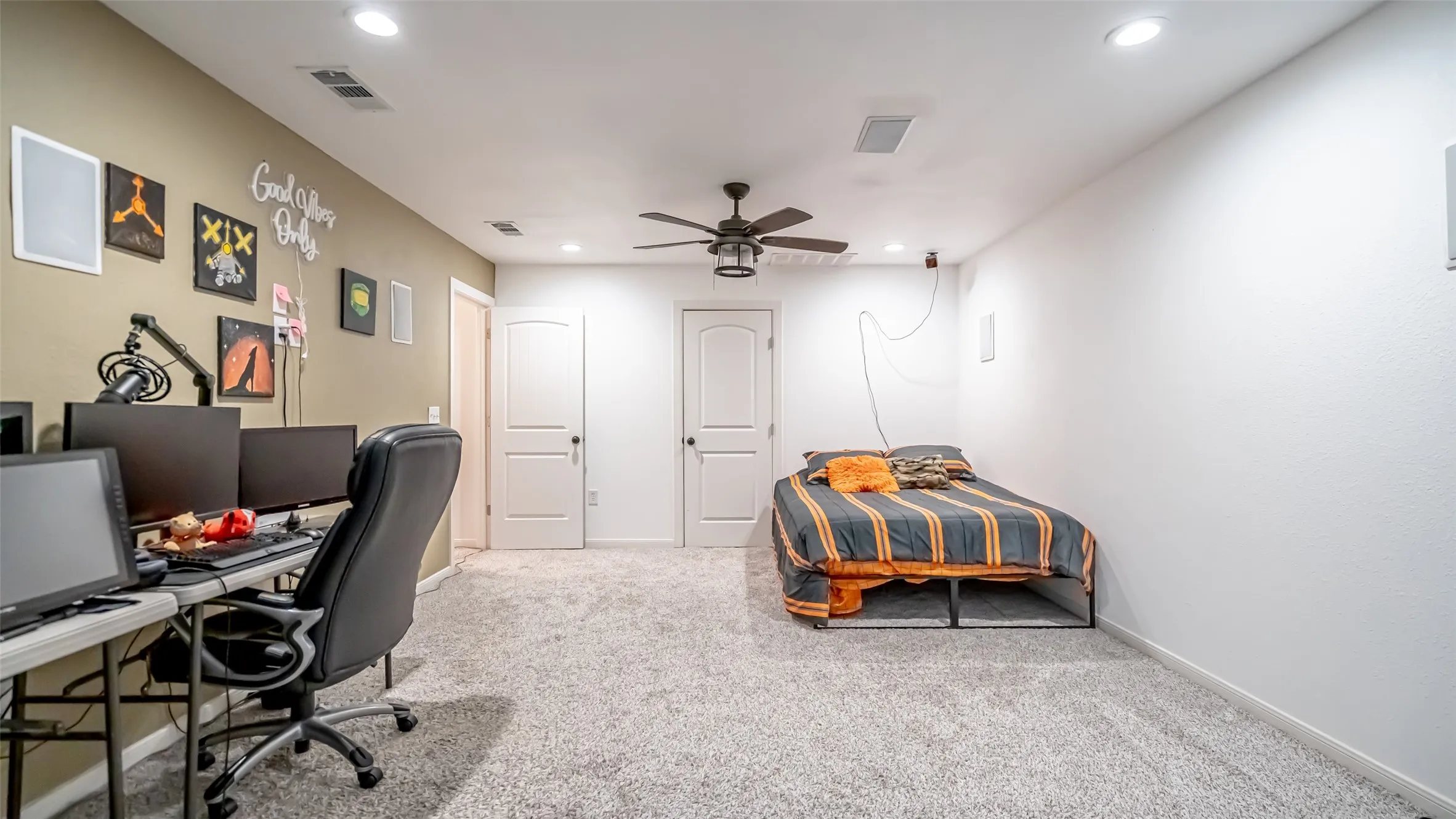 Single Family Residence For Sale in Parker County , 114 Woodlot Lane, Azle, Texas 76020, 5 Bedroom, 4 Bathroom, 3 Garage spaces, 3,160 Sqft, built in 2015, mls#20879151, Real Estate Agent in Azle, Homes For Sale in Parker county, Homes For Sale in Azle, Realtor in Azle Texas, Real Estate Brokerage Independent Realty Texas, Luminita Cordes Realtor