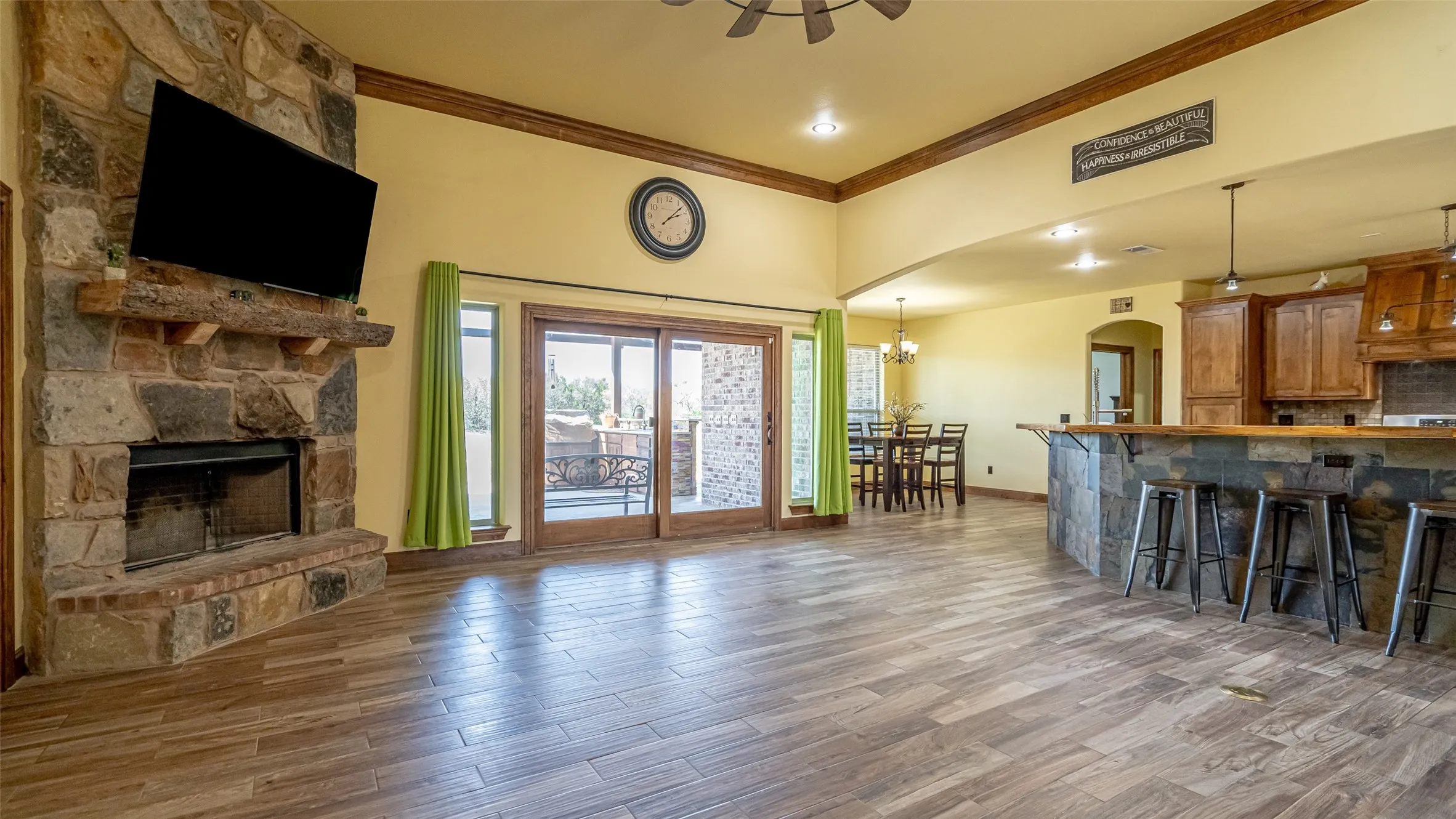 Single Family Residence For Sale in Parker County , 114 Woodlot Lane, Azle, Texas 76020, 5 Bedroom, 4 Bathroom, 3 Garage spaces, 3,160 Sqft, built in 2015, mls#20879151, Real Estate Agent in Azle, Homes For Sale in Parker county, Homes For Sale in Azle, Realtor in Azle Texas, Real Estate Brokerage Independent Realty Texas, Luminita Cordes Realtor