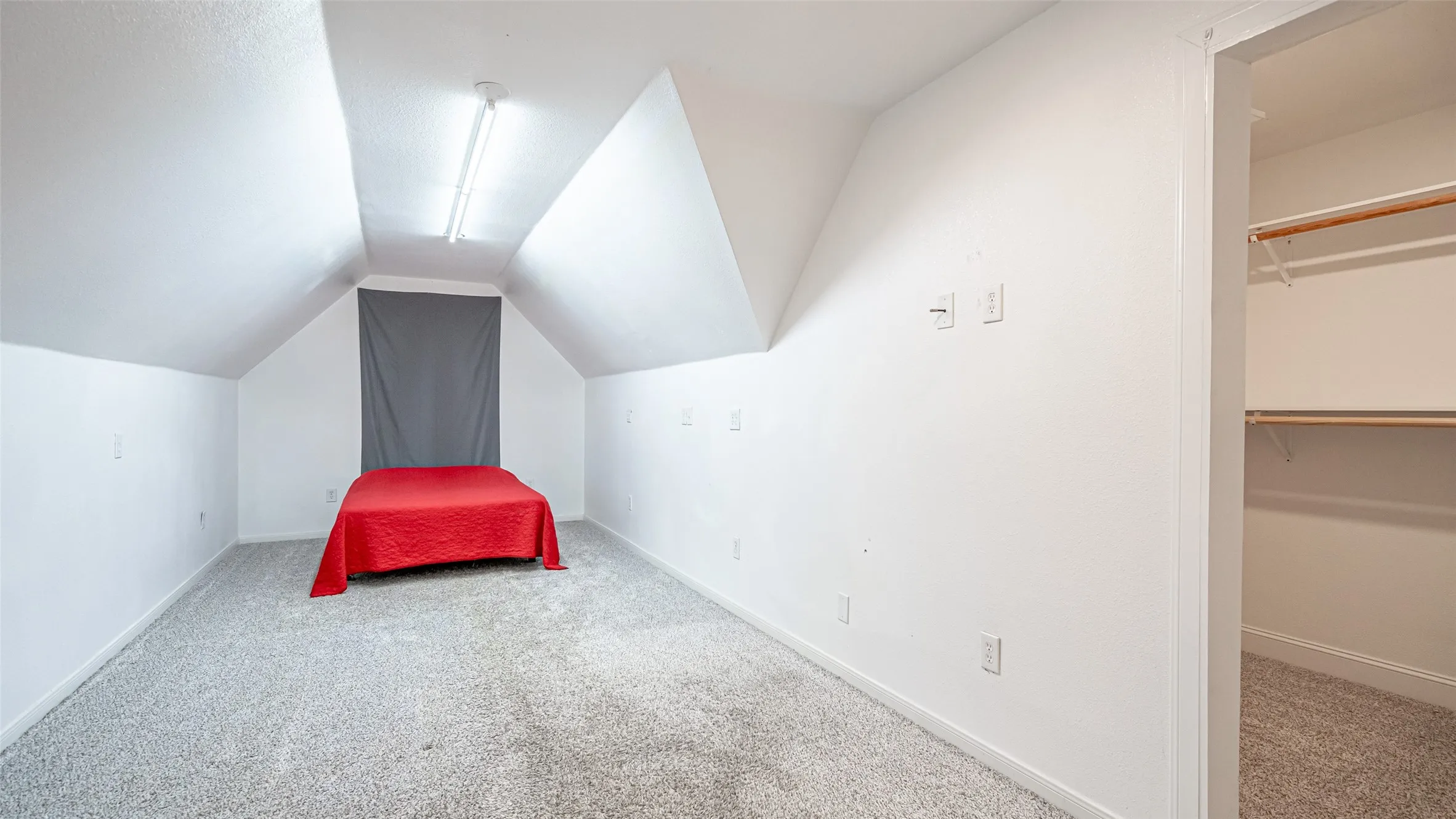 Single Family Residence For Sale in Parker County , 114 Woodlot Lane, Azle, Texas 76020, 5 Bedroom, 4 Bathroom, 3 Garage spaces, 3,160 Sqft, built in 2015, mls#20879151, Real Estate Agent in Azle, Homes For Sale in Parker county, Homes For Sale in Azle, Realtor in Azle Texas, Real Estate Brokerage Independent Realty Texas, Luminita Cordes Realtor