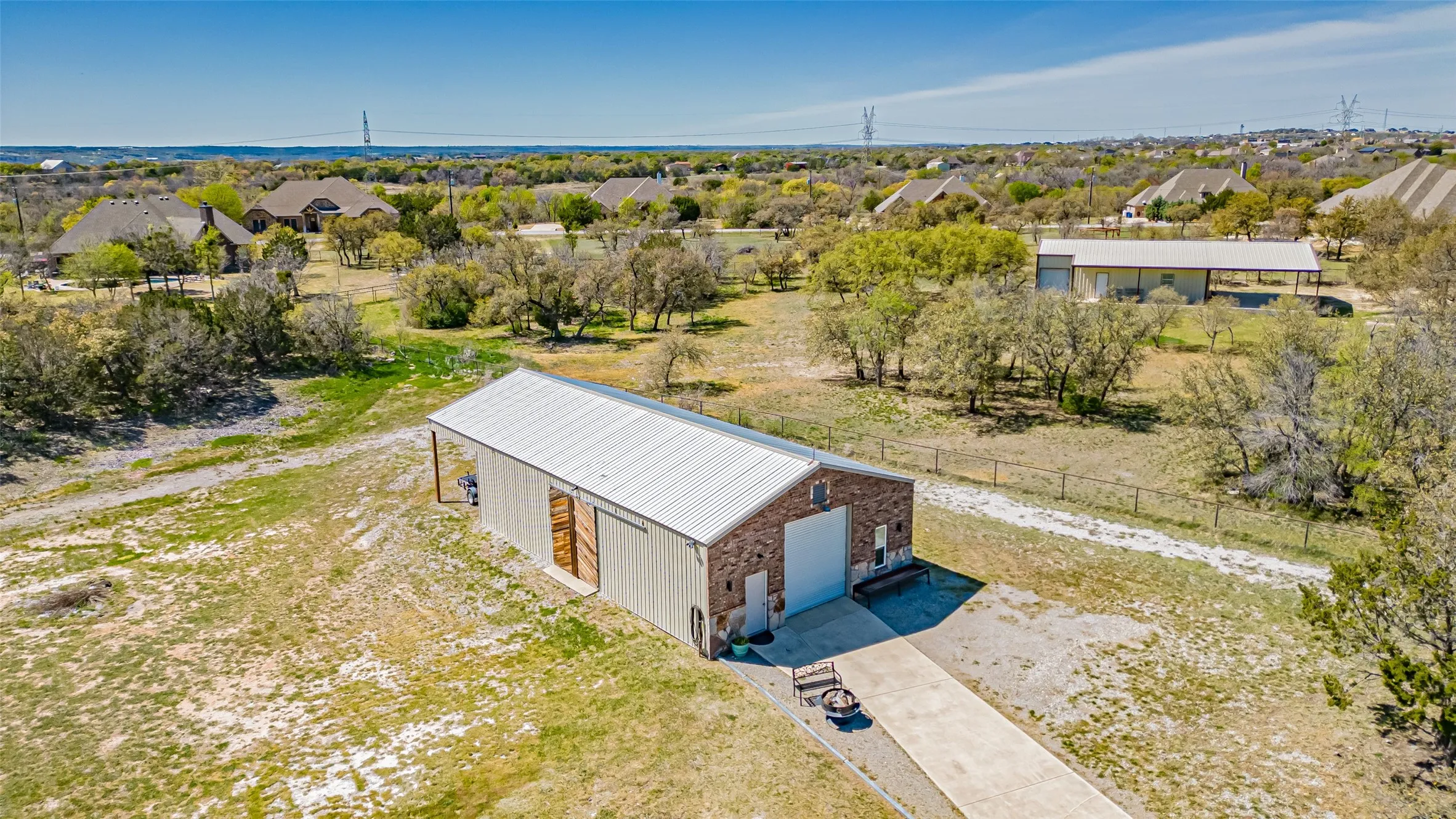 Single Family Residence For Sale in Parker County , 114 Woodlot Lane, Azle, Texas 76020, 5 Bedroom, 4 Bathroom, 3 Garage spaces, 3,160 Sqft, built in 2015, mls#20879151, Real Estate Agent in Azle, Homes For Sale in Parker county, Homes For Sale in Azle, Realtor in Azle Texas, Real Estate Brokerage Independent Realty Texas, Luminita Cordes Realtor