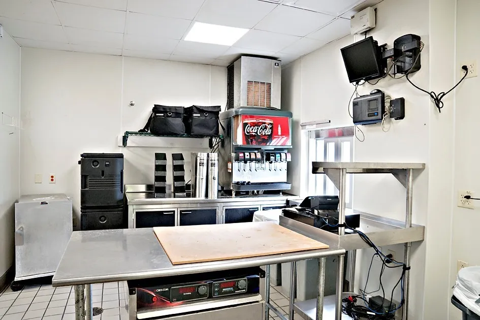 Retail For Sale in Henderson County , 220 S Palestine Street, Athens, Texas 75751, 0, 0, Garage spaces, 0 Sqft, built in 2012, Preowned, mls#20898867, Real Estate Agent in Athens, Homes For Sale in Henderson county, Homes For Sale in Athens, Realtor in Athens Texas, Real Estate Brokerage Independent Realty Texas, Luminita Cordes Realtor