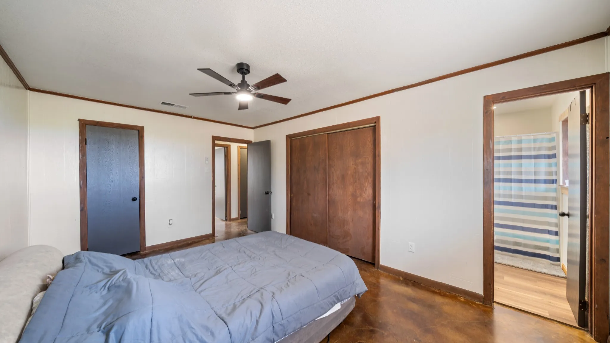 Single Family Residence For Sale in Van Zandt County , 530 County Road 1123, Fruitvale, Texas 75127, 3 Bedroom, 2 Bathroom, Garage spaces, 1,650 Sqft, built in 1972, mls#20899899, Real Estate Agent in Fruitvale, Homes For Sale in Van Zandt county, Homes For Sale in Fruitvale, Realtor in Fruitvale Texas, Real Estate Brokerage Independent Realty Texas, Luminita Cordes Realtor