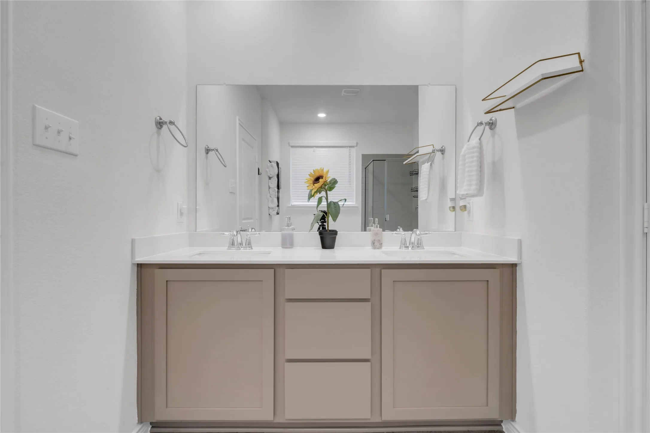 Single Family Residence For Sale in Denton County , 11221 Camelot Court, Aubrey, Texas 76227, 4 Bedroom, 4 Bathroom, 2 Garage spaces, 2,802 Sqft, built in 2022, Preowned, mls#20898898, Real Estate Agent in Aubrey, Homes For Sale in Denton county, Homes For Sale in Aubrey, Realtor in Aubrey Texas, Real Estate Brokerage Independent Realty Texas, Luminita Cordes Realtor