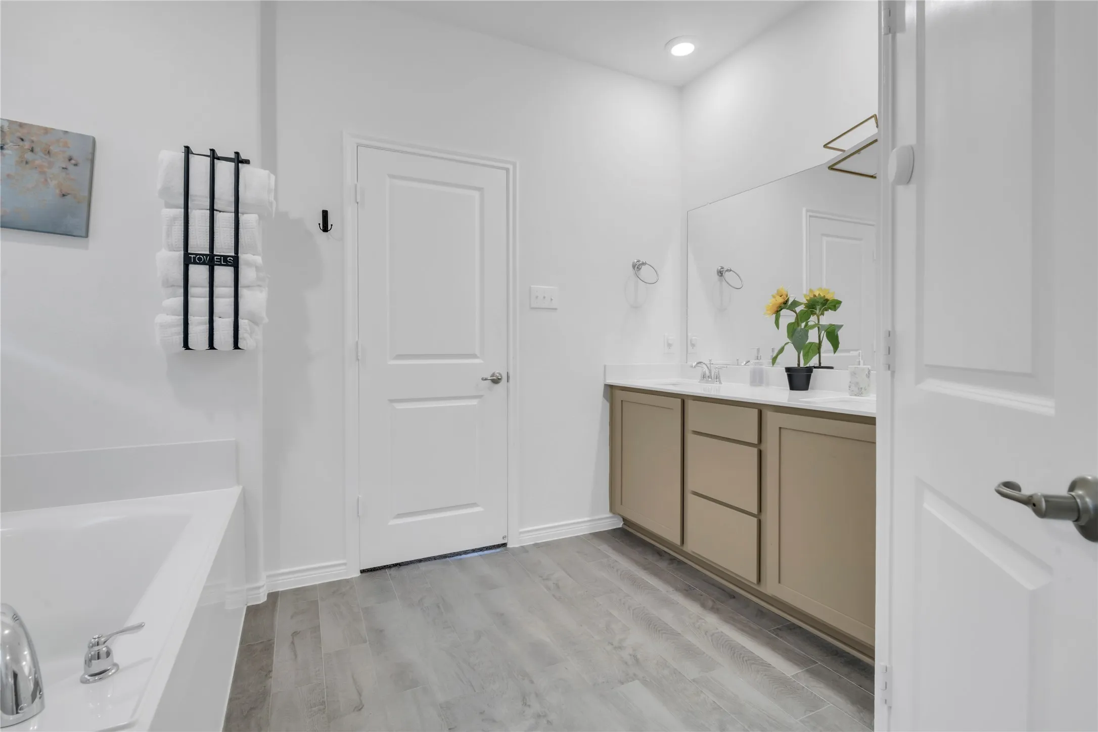 Single Family Residence For Sale in Denton County , 11221 Camelot Court, Aubrey, Texas 76227, 4 Bedroom, 4 Bathroom, 2 Garage spaces, 2,802 Sqft, built in 2022, Preowned, mls#20898898, Real Estate Agent in Aubrey, Homes For Sale in Denton county, Homes For Sale in Aubrey, Realtor in Aubrey Texas, Real Estate Brokerage Independent Realty Texas, Luminita Cordes Realtor