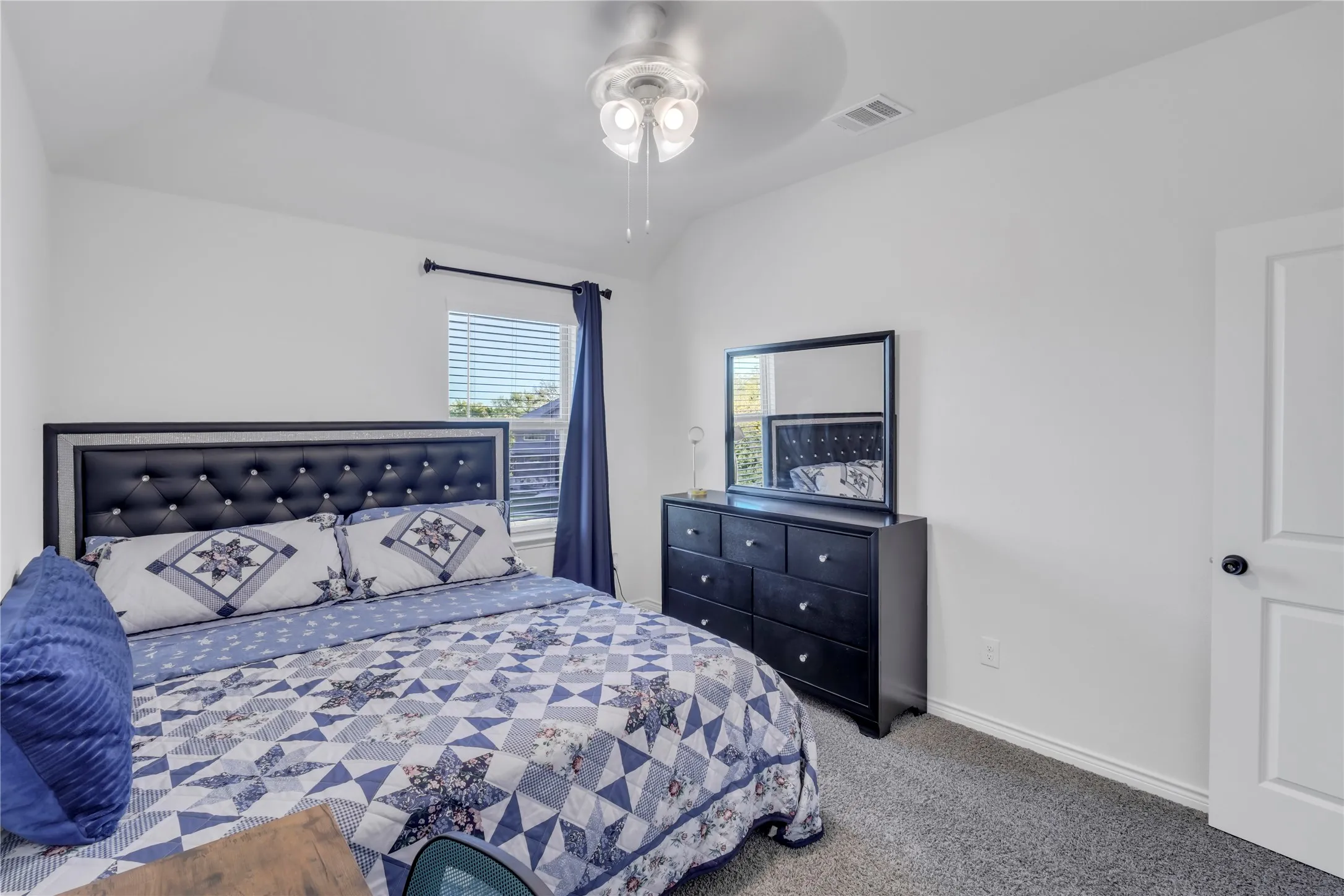 Single Family Residence For Sale in Denton County , 11221 Camelot Court, Aubrey, Texas 76227, 4 Bedroom, 4 Bathroom, 2 Garage spaces, 2,802 Sqft, built in 2022, Preowned, mls#20898898, Real Estate Agent in Aubrey, Homes For Sale in Denton county, Homes For Sale in Aubrey, Realtor in Aubrey Texas, Real Estate Brokerage Independent Realty Texas, Luminita Cordes Realtor