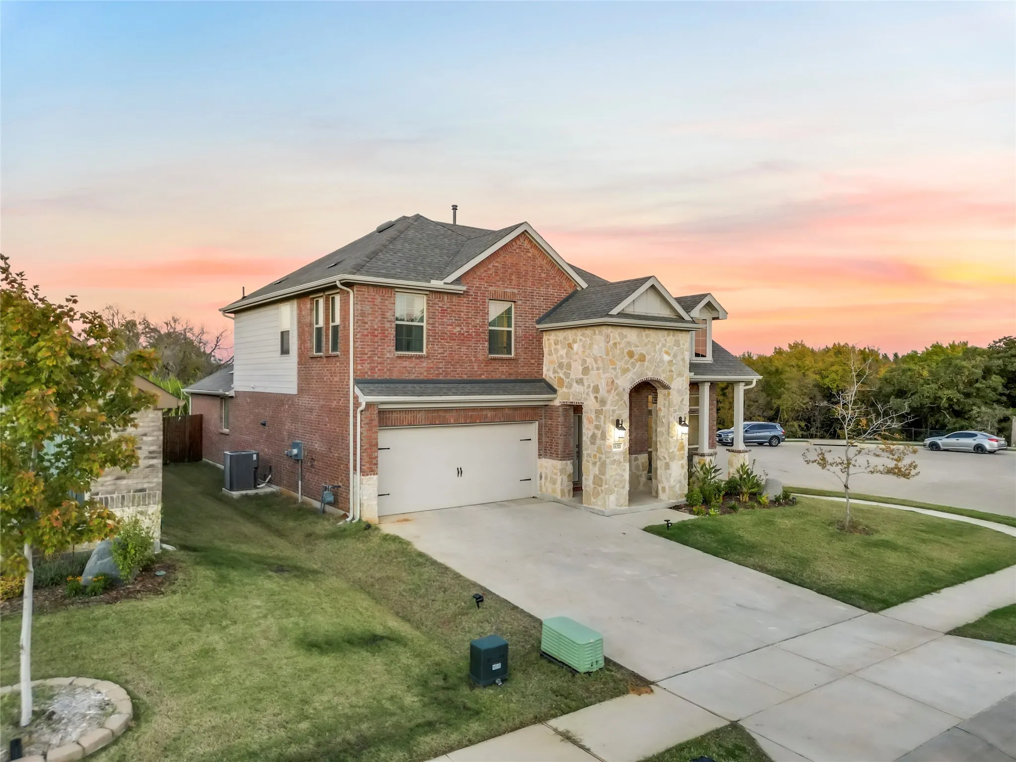 Single Family Residence For Sale in Denton County , 11221 Camelot Court, Aubrey, Texas 76227, 4 Bedroom, 4 Bathroom, 2 Garage spaces, 2,802 Sqft, built in 2022, Preowned, mls#20898898, Real Estate Agent in Aubrey, Homes For Sale in Denton county, Homes For Sale in Aubrey, Realtor in Aubrey Texas, Real Estate Brokerage Independent Realty Texas, Luminita Cordes Realtor