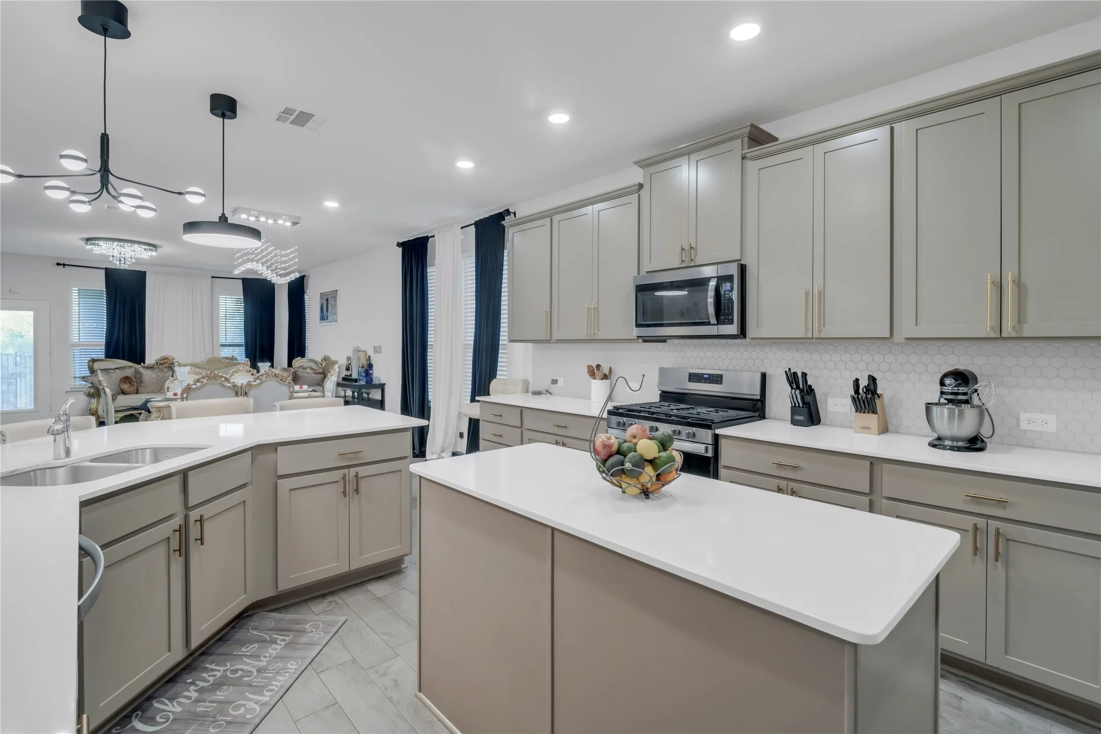 Single Family Residence For Sale in Denton County , 11221 Camelot Court, Aubrey, Texas 76227, 4 Bedroom, 4 Bathroom, 2 Garage spaces, 2,802 Sqft, built in 2022, Preowned, mls#20898898, Real Estate Agent in Aubrey, Homes For Sale in Denton county, Homes For Sale in Aubrey, Realtor in Aubrey Texas, Real Estate Brokerage Independent Realty Texas, Luminita Cordes Realtor