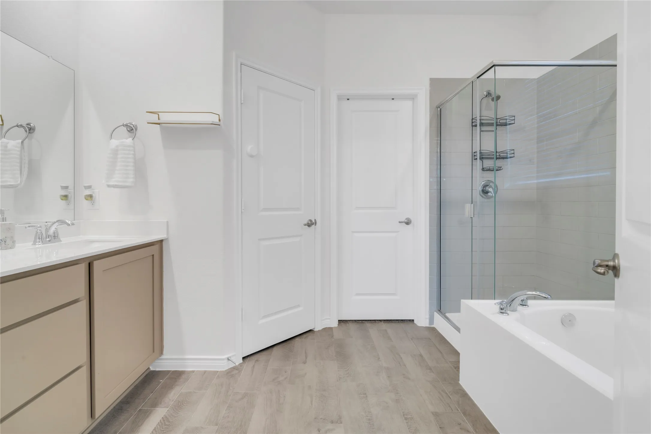 Single Family Residence For Sale in Denton County , 11221 Camelot Court, Aubrey, Texas 76227, 4 Bedroom, 4 Bathroom, 2 Garage spaces, 2,802 Sqft, built in 2022, Preowned, mls#20898898, Real Estate Agent in Aubrey, Homes For Sale in Denton county, Homes For Sale in Aubrey, Realtor in Aubrey Texas, Real Estate Brokerage Independent Realty Texas, Luminita Cordes Realtor