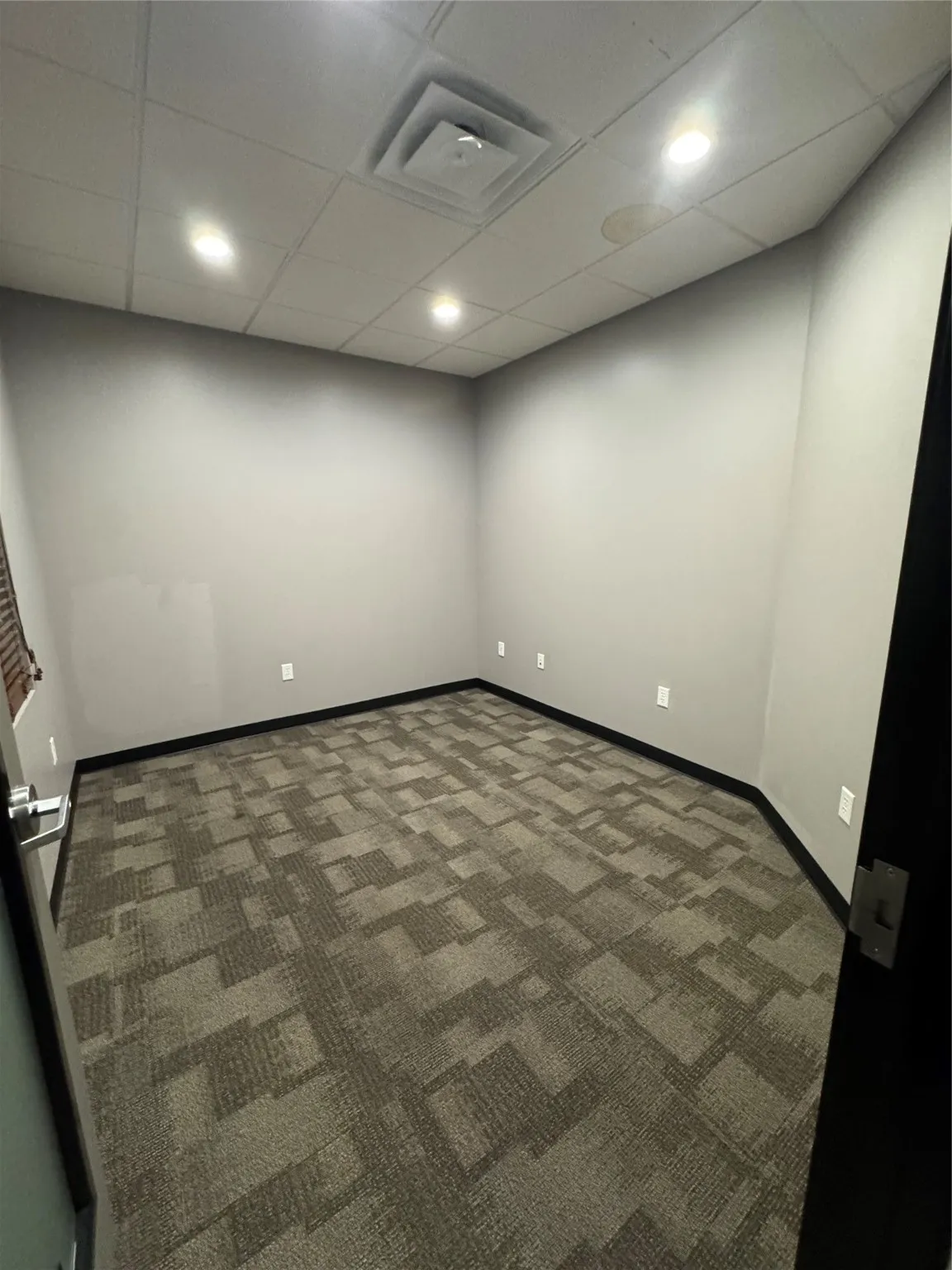 Suite 221