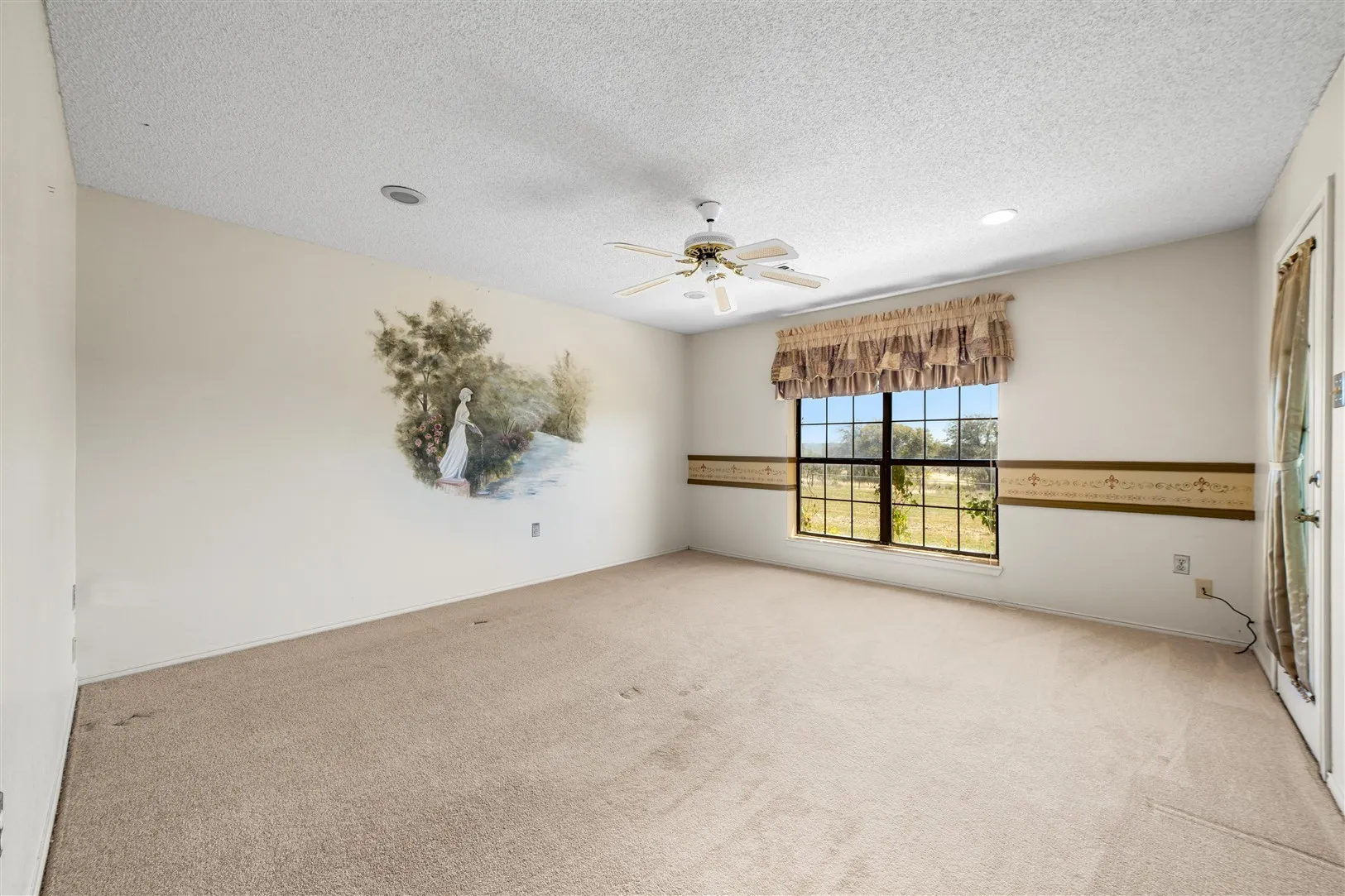 Single Family Residence For Sale in Brown County , 8301 County Road 351, Blanket, Texas 76432, 5 Bedroom, 4 Bathroom, 2 Garage spaces, 3,761 Sqft, built in 1987, Preowned, mls#20900852, Real Estate Agent in Blanket, Homes For Sale in Brown county, Homes For Sale in Blanket, Realtor in Blanket Texas, Real Estate Brokerage Independent Realty Texas, Luminita Cordes Realtor