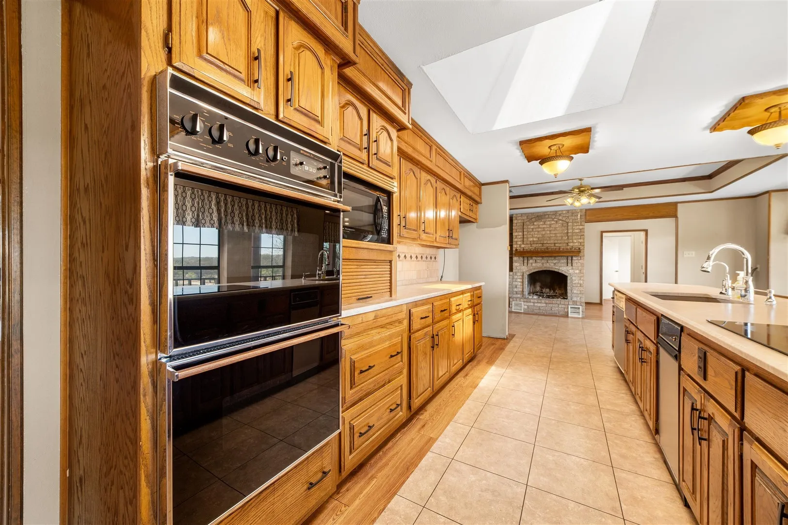 Single Family Residence For Sale in Brown County , 8301 County Road 351, Blanket, Texas 76432, 5 Bedroom, 4 Bathroom, 2 Garage spaces, 3,761 Sqft, built in 1987, Preowned, mls#20900852, Real Estate Agent in Blanket, Homes For Sale in Brown county, Homes For Sale in Blanket, Realtor in Blanket Texas, Real Estate Brokerage Independent Realty Texas, Luminita Cordes Realtor