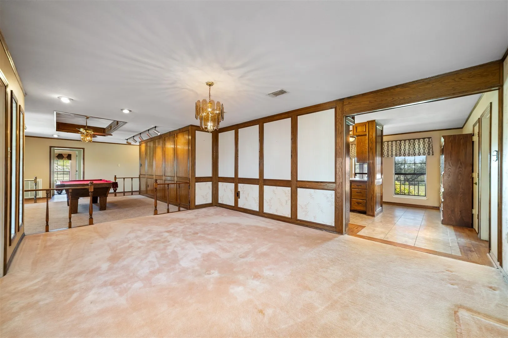 Single Family Residence For Sale in Brown County , 8301 County Road 351, Blanket, Texas 76432, 5 Bedroom, 4 Bathroom, 2 Garage spaces, 3,761 Sqft, built in 1987, Preowned, mls#20900852, Real Estate Agent in Blanket, Homes For Sale in Brown county, Homes For Sale in Blanket, Realtor in Blanket Texas, Real Estate Brokerage Independent Realty Texas, Luminita Cordes Realtor