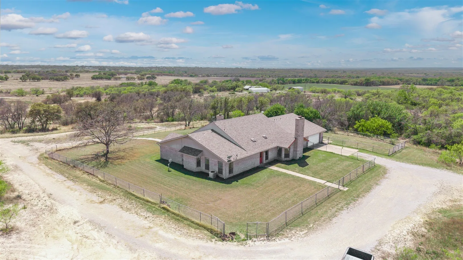 Single Family Residence For Sale in Brown County , 8301 County Road 351, Blanket, Texas 76432, 5 Bedroom, 4 Bathroom, 2 Garage spaces, 3,761 Sqft, built in 1987, Preowned, mls#20900852, Real Estate Agent in Blanket, Homes For Sale in Brown county, Homes For Sale in Blanket, Realtor in Blanket Texas, Real Estate Brokerage Independent Realty Texas, Luminita Cordes Realtor
