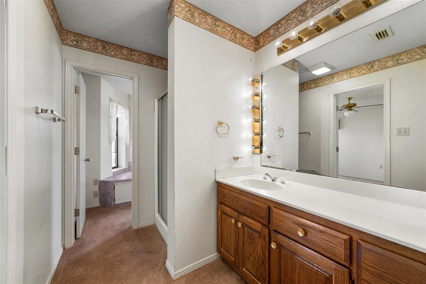 Single Family Residence For Sale in Brown County , 8301 County Road 351, Blanket, Texas 76432, 5 Bedroom, 4 Bathroom, 2 Garage spaces, 3,761 Sqft, built in 1987, Preowned, mls#20900852, Real Estate Agent in Blanket, Homes For Sale in Brown county, Homes For Sale in Blanket, Realtor in Blanket Texas, Real Estate Brokerage Independent Realty Texas, Luminita Cordes Realtor