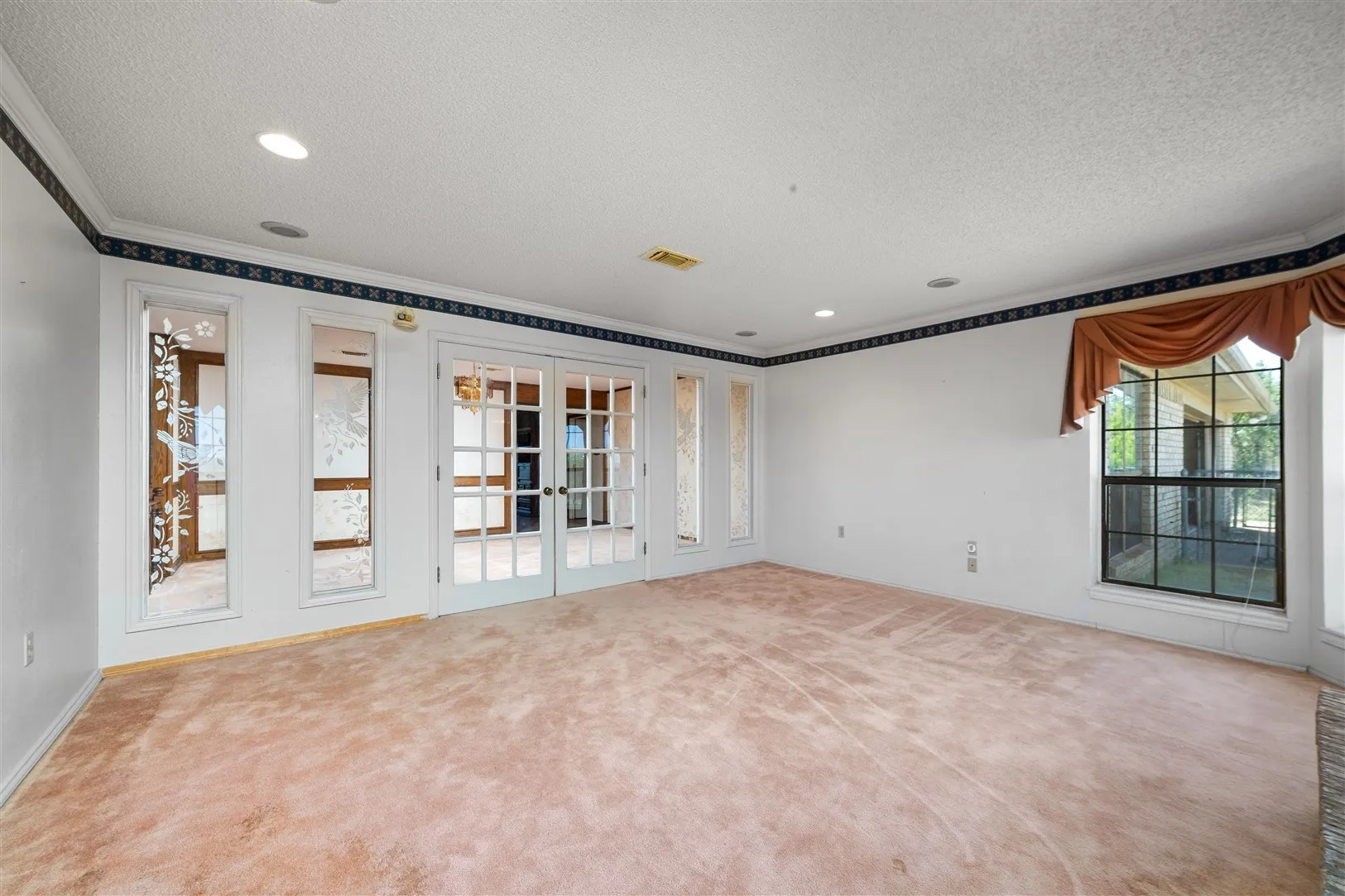 Single Family Residence For Sale in Brown County , 8301 County Road 351, Blanket, Texas 76432, 5 Bedroom, 4 Bathroom, 2 Garage spaces, 3,761 Sqft, built in 1987, Preowned, mls#20900852, Real Estate Agent in Blanket, Homes For Sale in Brown county, Homes For Sale in Blanket, Realtor in Blanket Texas, Real Estate Brokerage Independent Realty Texas, Luminita Cordes Realtor