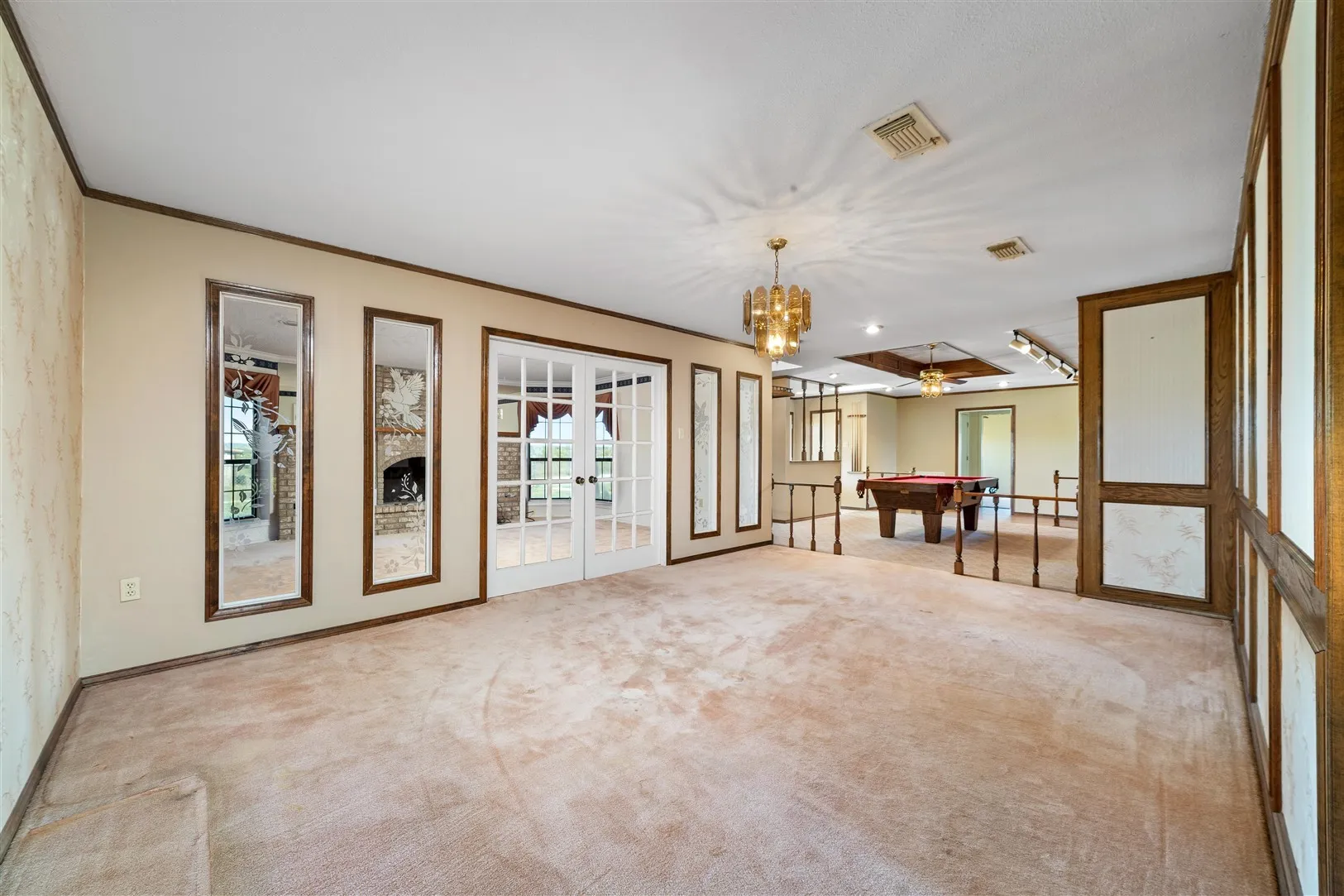 Single Family Residence For Sale in Brown County , 8301 County Road 351, Blanket, Texas 76432, 5 Bedroom, 4 Bathroom, 2 Garage spaces, 3,761 Sqft, built in 1987, Preowned, mls#20900852, Real Estate Agent in Blanket, Homes For Sale in Brown county, Homes For Sale in Blanket, Realtor in Blanket Texas, Real Estate Brokerage Independent Realty Texas, Luminita Cordes Realtor