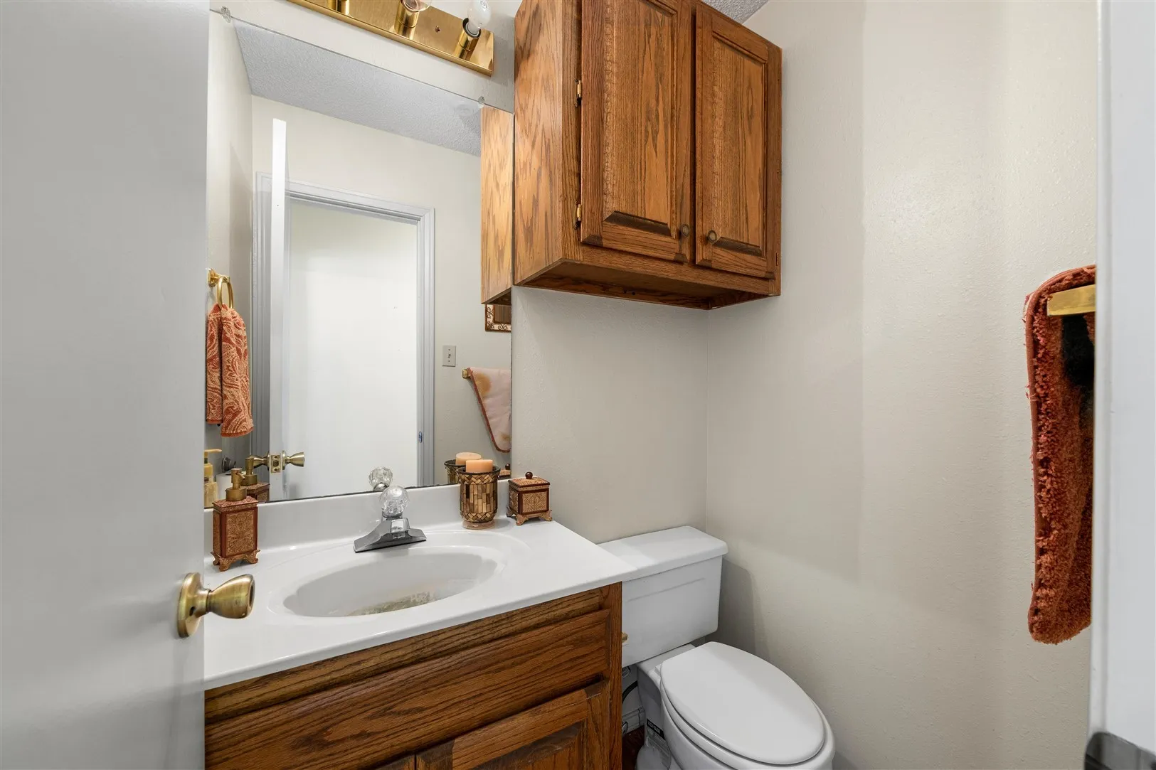 Single Family Residence For Sale in Brown County , 8301 County Road 351, Blanket, Texas 76432, 5 Bedroom, 4 Bathroom, 2 Garage spaces, 3,761 Sqft, built in 1987, Preowned, mls#20900852, Real Estate Agent in Blanket, Homes For Sale in Brown county, Homes For Sale in Blanket, Realtor in Blanket Texas, Real Estate Brokerage Independent Realty Texas, Luminita Cordes Realtor