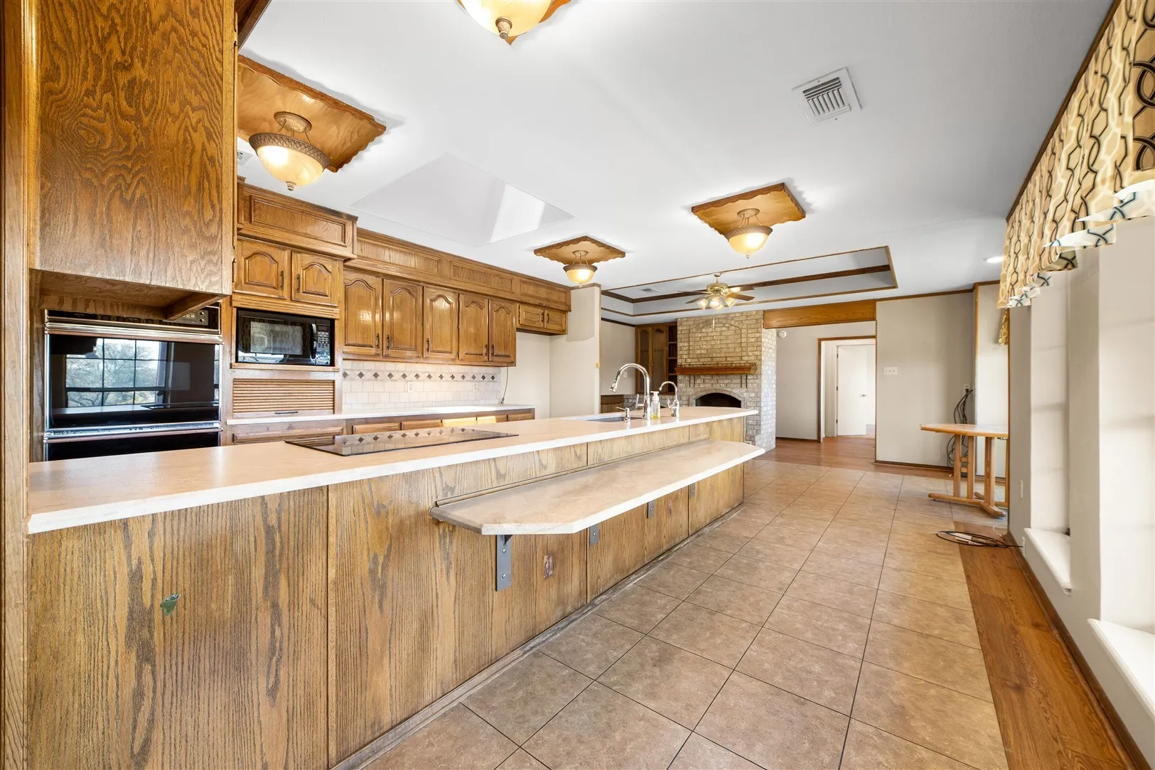Single Family Residence For Sale in Brown County , 8301 County Road 351, Blanket, Texas 76432, 5 Bedroom, 4 Bathroom, 2 Garage spaces, 3,761 Sqft, built in 1987, Preowned, mls#20900852, Real Estate Agent in Blanket, Homes For Sale in Brown county, Homes For Sale in Blanket, Realtor in Blanket Texas, Real Estate Brokerage Independent Realty Texas, Luminita Cordes Realtor