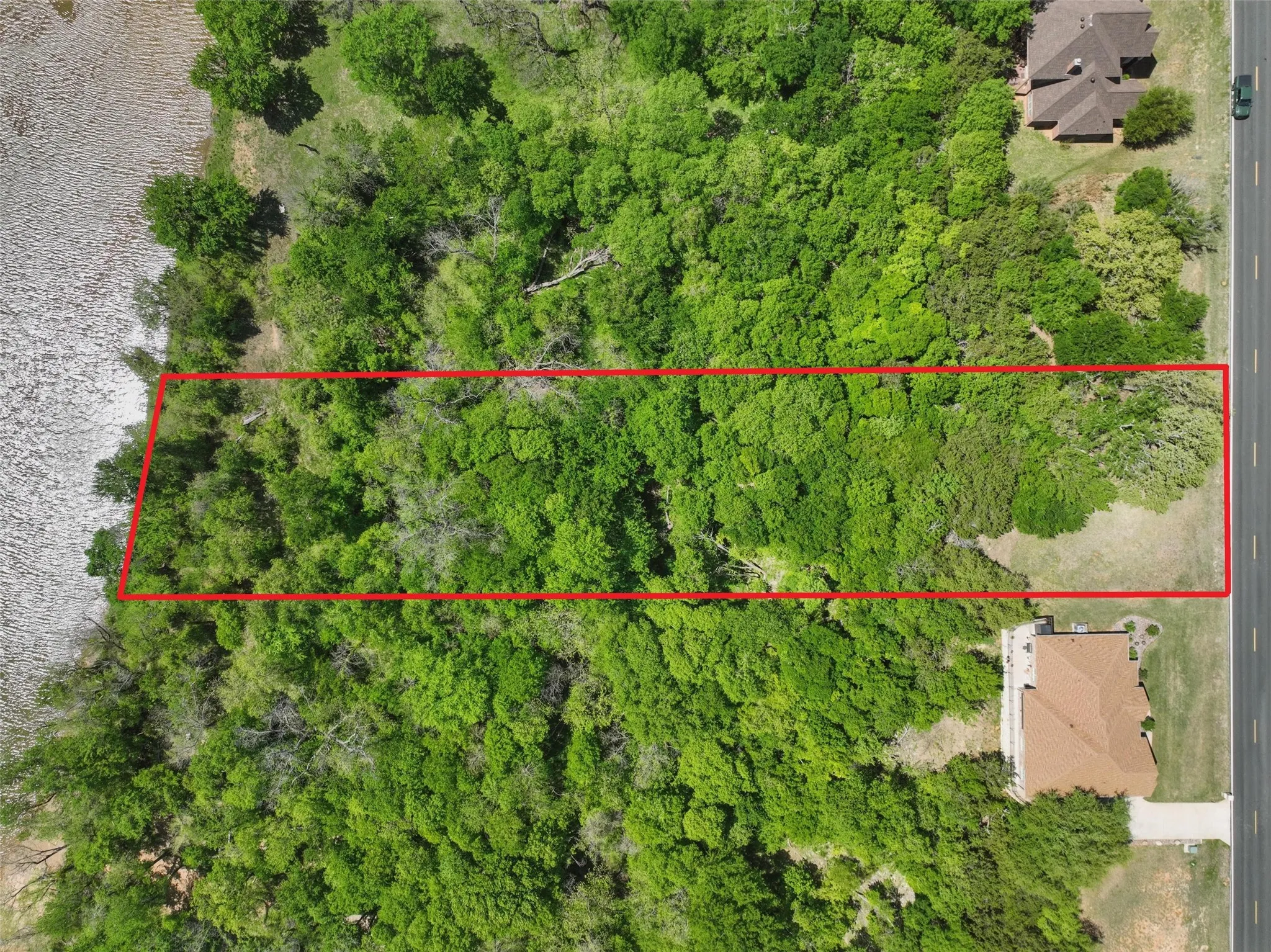 Lot boundaries outlined to illustrate approximate property lines.