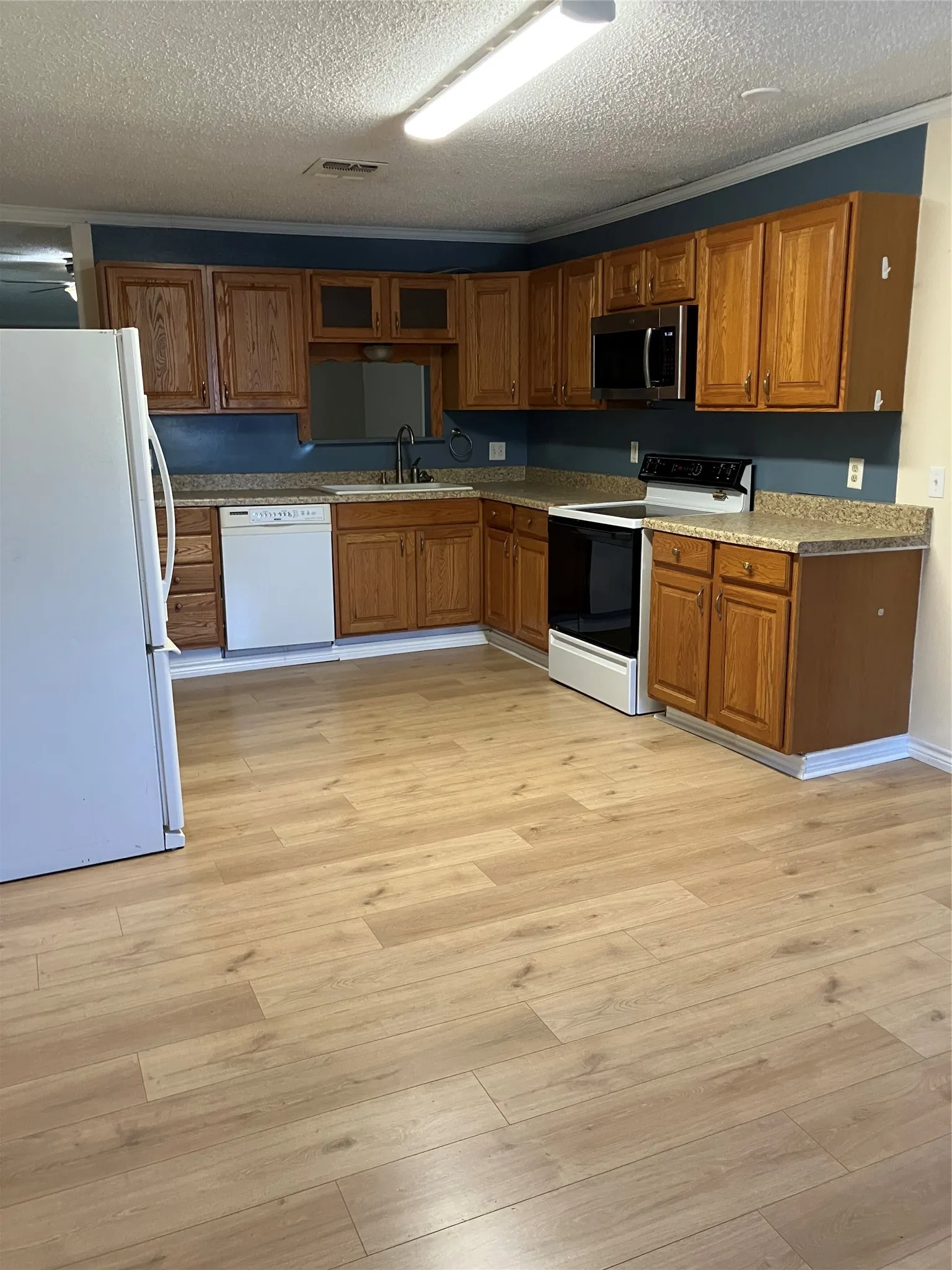 Single Family Residence For Sale in Limestone County , 717 Bluebonnet Street, Mexia, Texas 76667, 3 Bedroom, 2 Bathroom, Garage spaces, 1,892 Sqft, built in 1988, Preowned, mls#20903666, Real Estate Agent in Mexia, Homes For Sale in Limestone county, Homes For Sale in Mexia, Realtor in Mexia Texas, Real Estate Brokerage Independent Realty Texas, Luminita Cordes Realtor