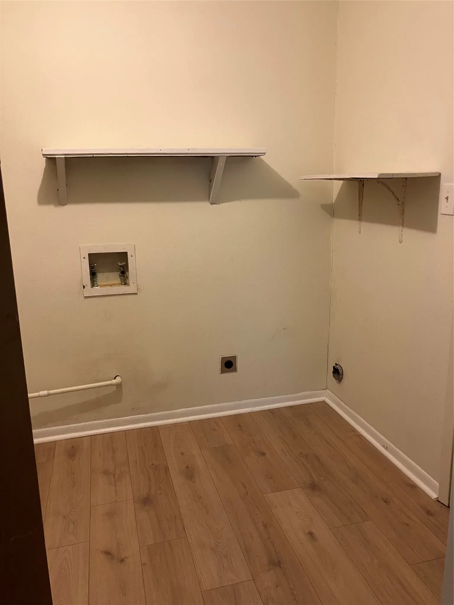 Single Family Residence For Sale in Limestone County , 717 Bluebonnet Street, Mexia, Texas 76667, 3 Bedroom, 2 Bathroom, Garage spaces, 1,892 Sqft, built in 1988, Preowned, mls#20903666, Real Estate Agent in Mexia, Homes For Sale in Limestone county, Homes For Sale in Mexia, Realtor in Mexia Texas, Real Estate Brokerage Independent Realty Texas, Luminita Cordes Realtor