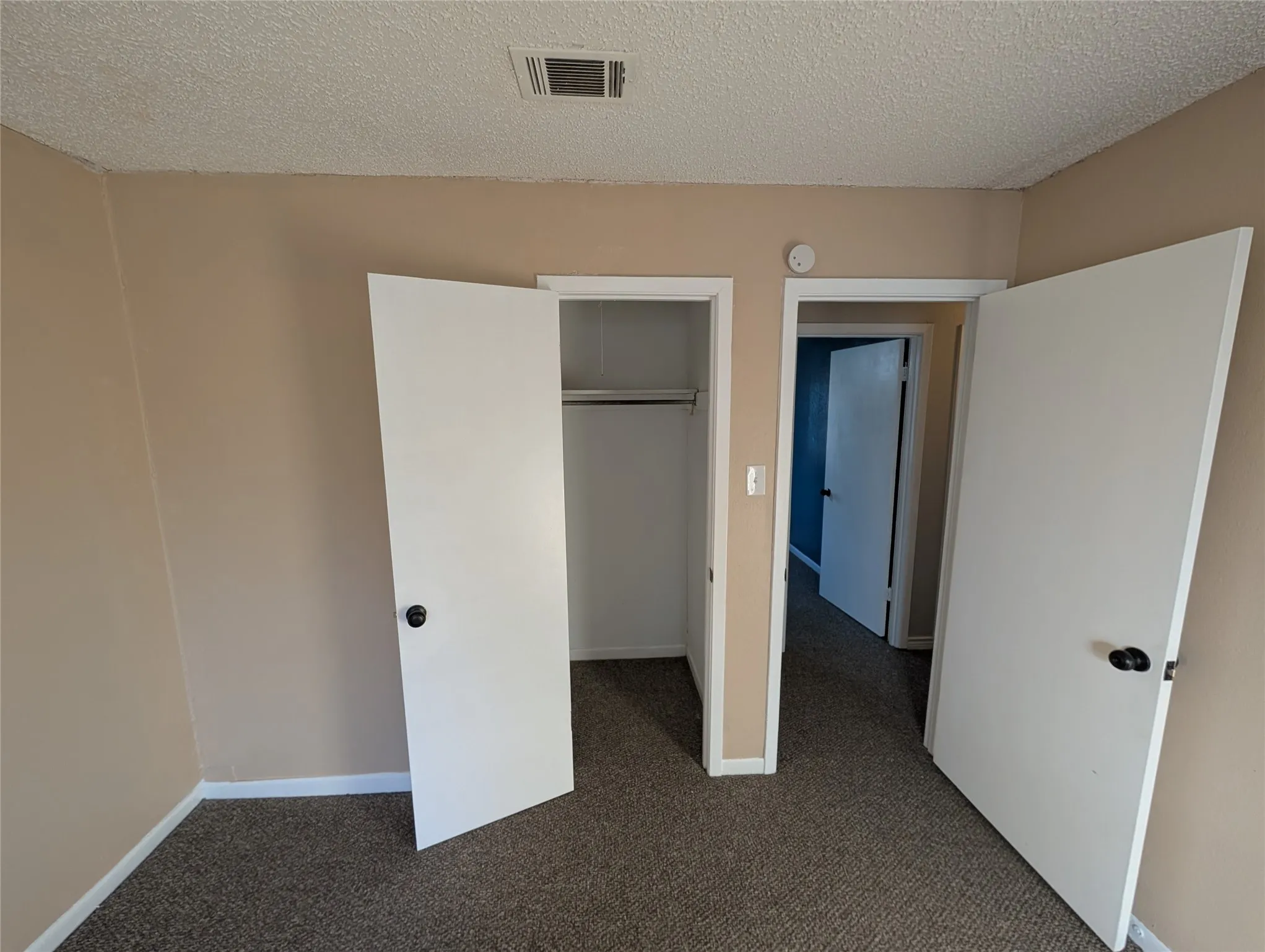 Single Family Residence For Sale in Limestone County , 717 Bluebonnet Street, Mexia, Texas 76667, 3 Bedroom, 2 Bathroom, Garage spaces, 1,892 Sqft, built in 1988, Preowned, mls#20903666, Real Estate Agent in Mexia, Homes For Sale in Limestone county, Homes For Sale in Mexia, Realtor in Mexia Texas, Real Estate Brokerage Independent Realty Texas, Luminita Cordes Realtor
