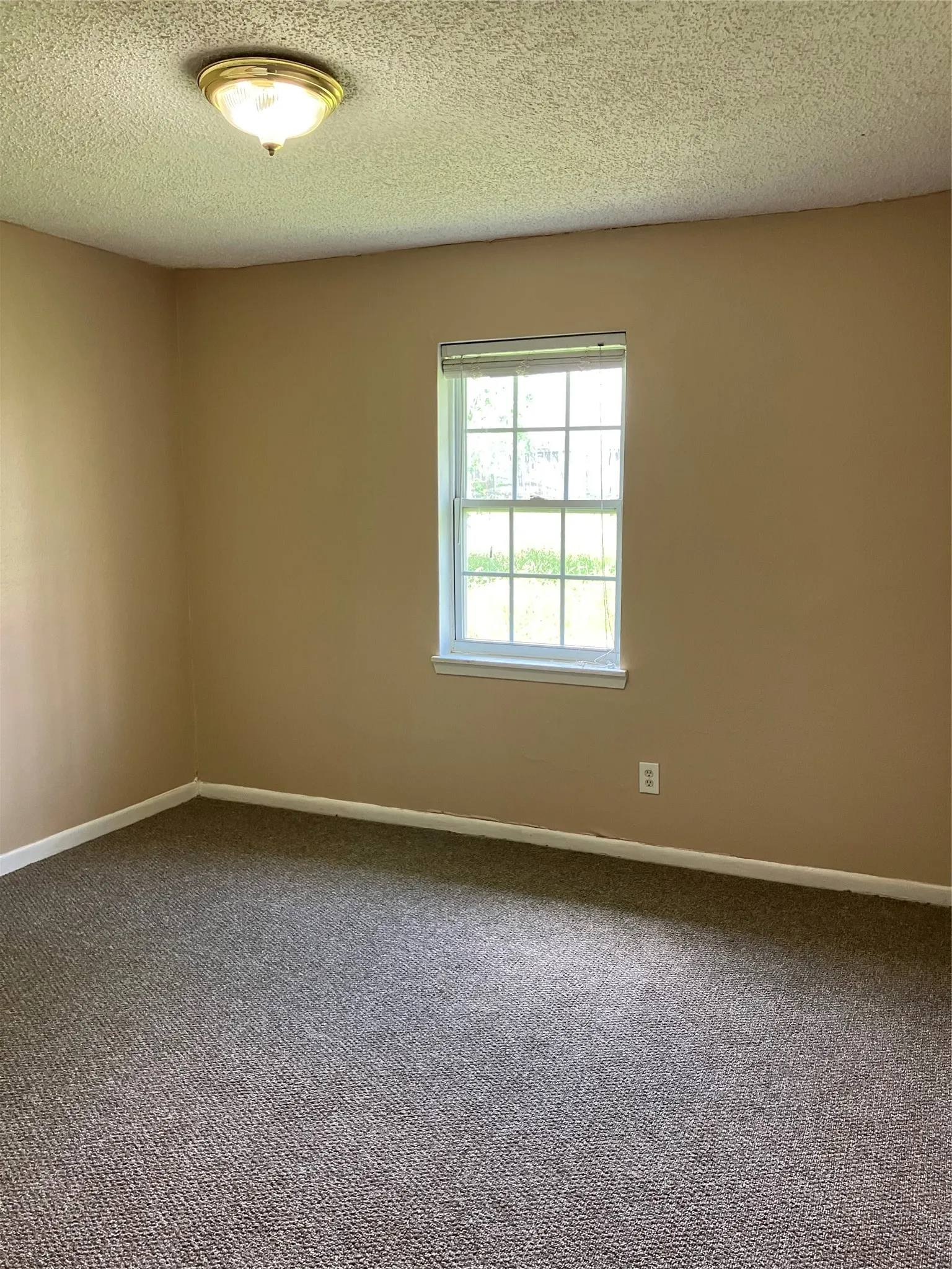Single Family Residence For Sale in Limestone County , 717 Bluebonnet Street, Mexia, Texas 76667, 3 Bedroom, 2 Bathroom, Garage spaces, 1,892 Sqft, built in 1988, Preowned, mls#20903666, Real Estate Agent in Mexia, Homes For Sale in Limestone county, Homes For Sale in Mexia, Realtor in Mexia Texas, Real Estate Brokerage Independent Realty Texas, Luminita Cordes Realtor