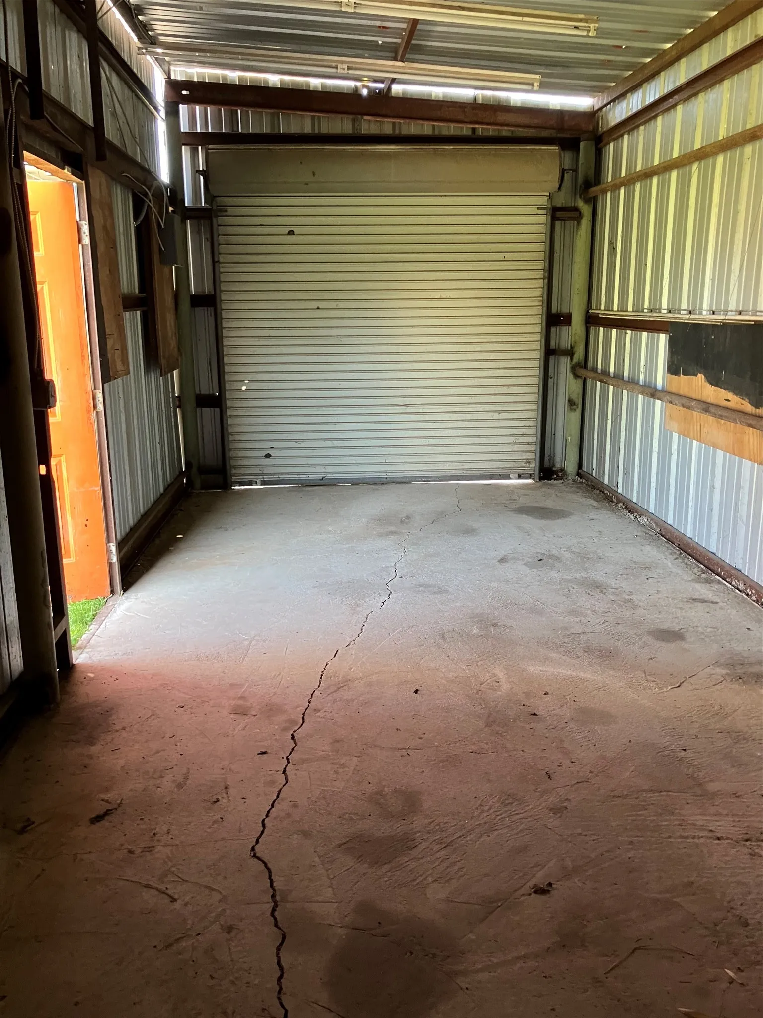 Single Family Residence For Sale in Limestone County , 717 Bluebonnet Street, Mexia, Texas 76667, 3 Bedroom, 2 Bathroom, Garage spaces, 1,892 Sqft, built in 1988, Preowned, mls#20903666, Real Estate Agent in Mexia, Homes For Sale in Limestone county, Homes For Sale in Mexia, Realtor in Mexia Texas, Real Estate Brokerage Independent Realty Texas, Luminita Cordes Realtor