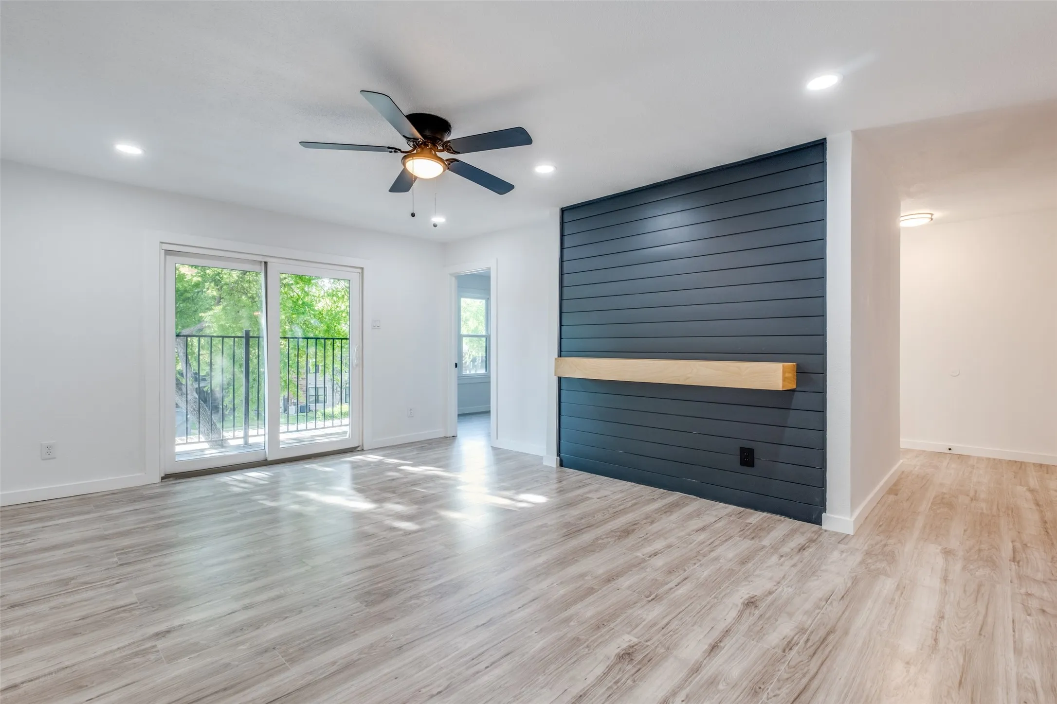 Condominium For Sale in Dallas County , 8109 Skillman Street 3026, Dallas, Texas 75231, 3 Bedroom, 2 Bathroom, Garage spaces, 1,205 Sqft, built in 1981, mls#20903732, Real Estate Agent in Dallas, Homes For Sale in Dallas county, Homes For Sale in Dallas, Realtor in Dallas Texas, Real Estate Brokerage Independent Realty Texas, Luminita Cordes Realtor