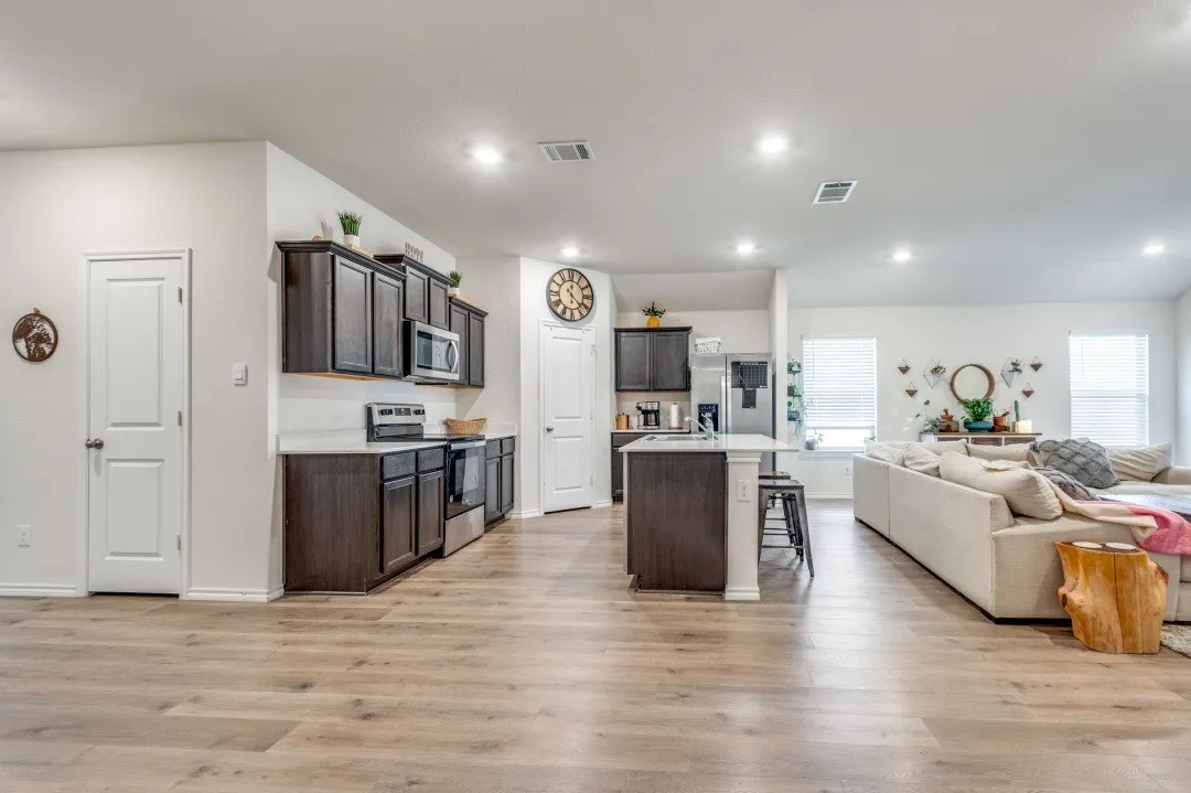 Single Family Residence For Sale in Collin County , 6427 Whitecap Drive, Princeton, Texas 75407, 4 Bedroom, 3 Bathroom, 2 Garage spaces, 2,025 Sqft, built in 2023, Preowned, mls#20902775, Real Estate Agent in Princeton, Homes For Sale in Collin county, Homes For Sale in Princeton, Realtor in Princeton Texas, Real Estate Brokerage Independent Realty Texas, Luminita Cordes Realtor