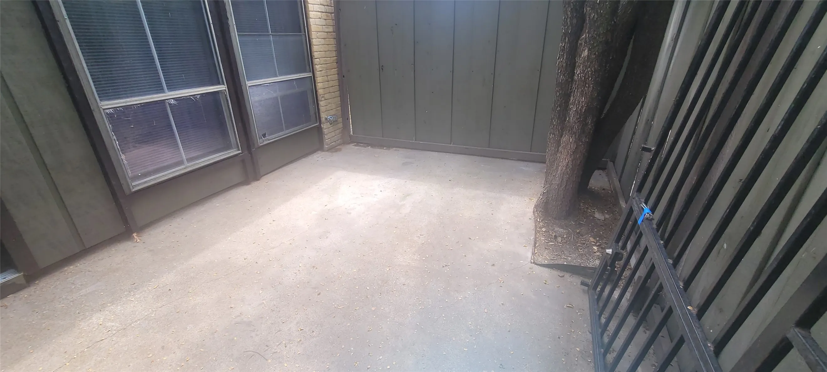 Condominium For Sale in Dallas County , 4640 Country Creek Drive #1254, Dallas, Texas 75236, 1 Bedroom, 1 Bathroom, Garage spaces, 739 Sqft, built in 1974, mls#20907896, Real Estate Agent in Dallas, Homes For Sale in Dallas county, Homes For Sale in Dallas, Realtor in Dallas Texas, Real Estate Brokerage Independent Realty Texas, Luminita Cordes Realtor