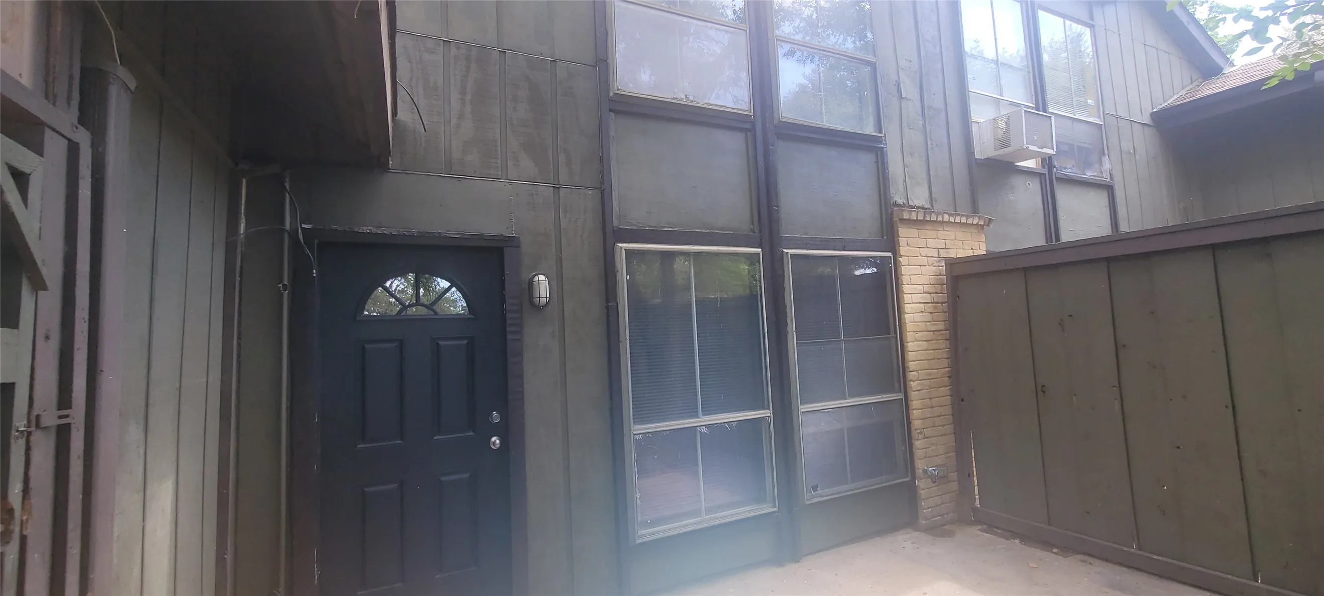 Condominium For Sale in Dallas County , 4640 Country Creek Drive #1254, Dallas, Texas 75236, 1 Bedroom, 1 Bathroom, Garage spaces, 739 Sqft, built in 1974, mls#20907896, Real Estate Agent in Dallas, Homes For Sale in Dallas county, Homes For Sale in Dallas, Realtor in Dallas Texas, Real Estate Brokerage Independent Realty Texas, Luminita Cordes Realtor