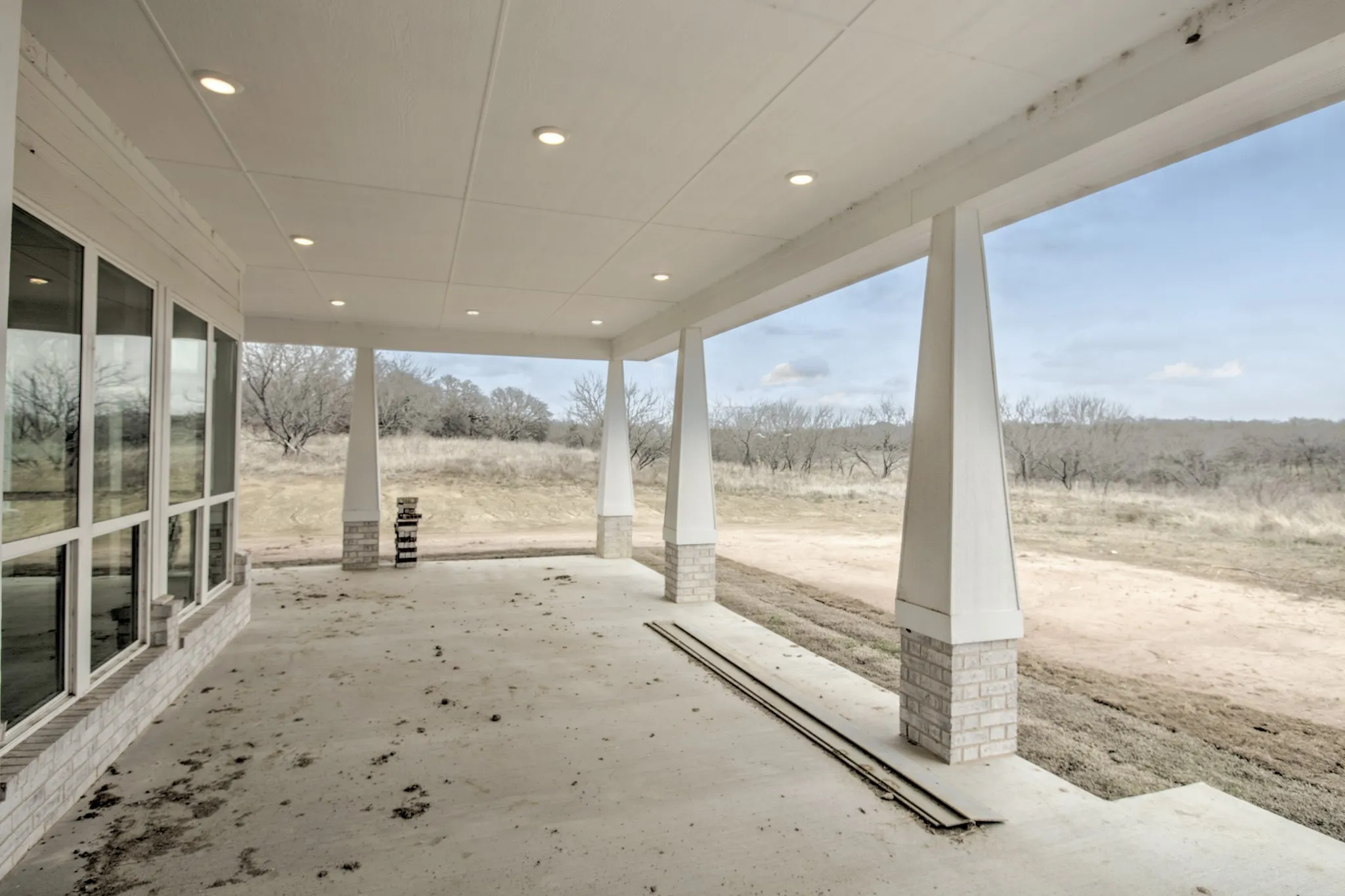 Back covered patio with stunning views!