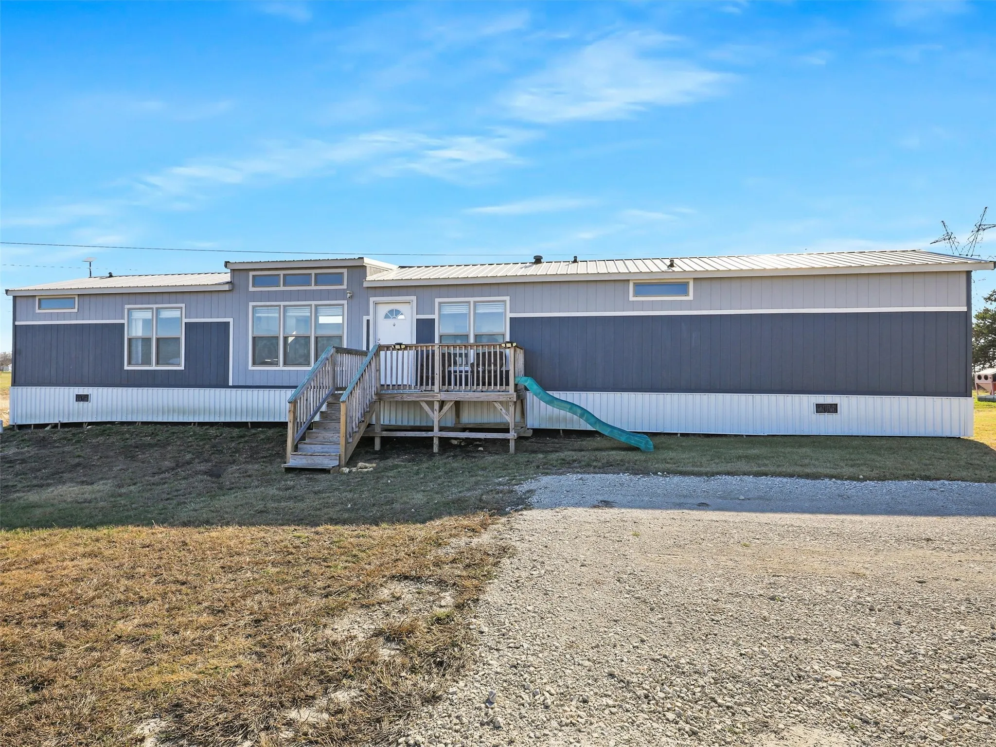 Mobile Home For Sale in Denton County , 16384 FM 1173, Krum, Texas 76249, 3 Bedroom, 2 Bathroom, Garage spaces, 1,140 Sqft, built in 2021, Preowned, mls#20905038, Real Estate Agent in Krum, Homes For Sale in Denton county, Homes For Sale in Krum, Realtor in Krum Texas, Real Estate Brokerage Independent Realty Texas, Luminita Cordes Realtor
