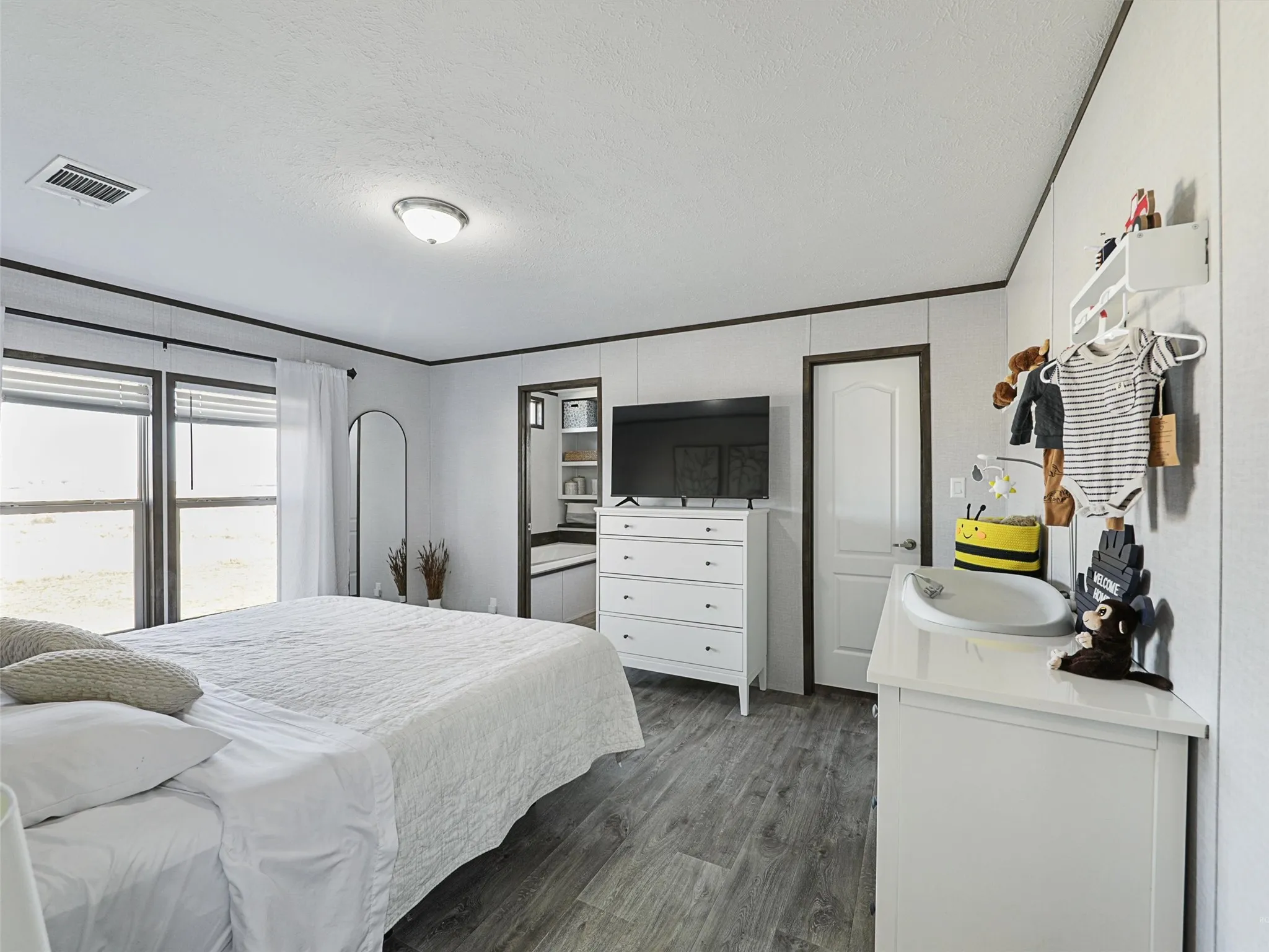 Mobile Home For Sale in Denton County , 16384 FM 1173, Krum, Texas 76249, 3 Bedroom, 2 Bathroom, Garage spaces, 1,140 Sqft, built in 2021, Preowned, mls#20905038, Real Estate Agent in Krum, Homes For Sale in Denton county, Homes For Sale in Krum, Realtor in Krum Texas, Real Estate Brokerage Independent Realty Texas, Luminita Cordes Realtor