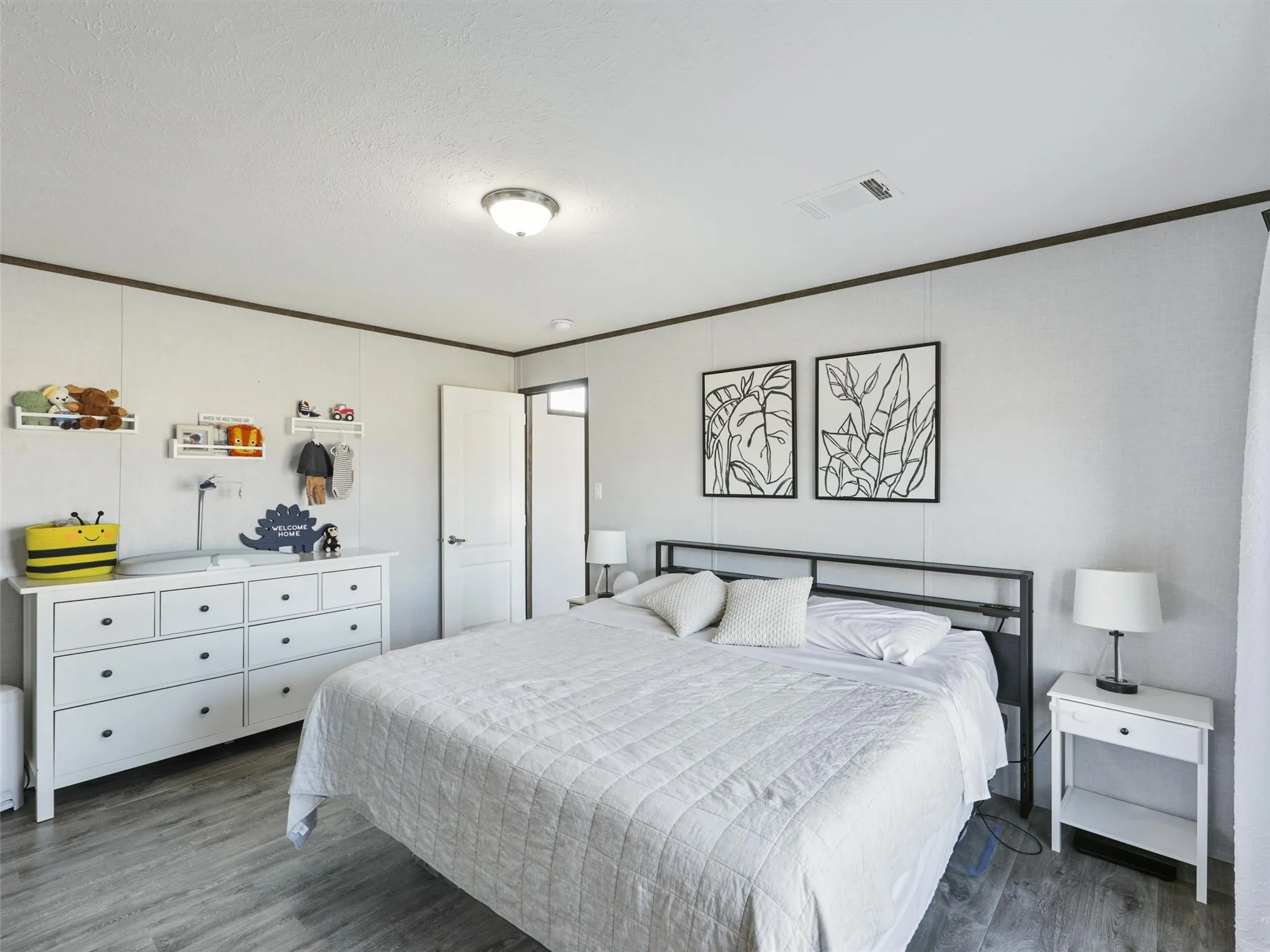 Mobile Home For Sale in Denton County , 16384 FM 1173, Krum, Texas 76249, 3 Bedroom, 2 Bathroom, Garage spaces, 1,140 Sqft, built in 2021, Preowned, mls#20905038, Real Estate Agent in Krum, Homes For Sale in Denton county, Homes For Sale in Krum, Realtor in Krum Texas, Real Estate Brokerage Independent Realty Texas, Luminita Cordes Realtor