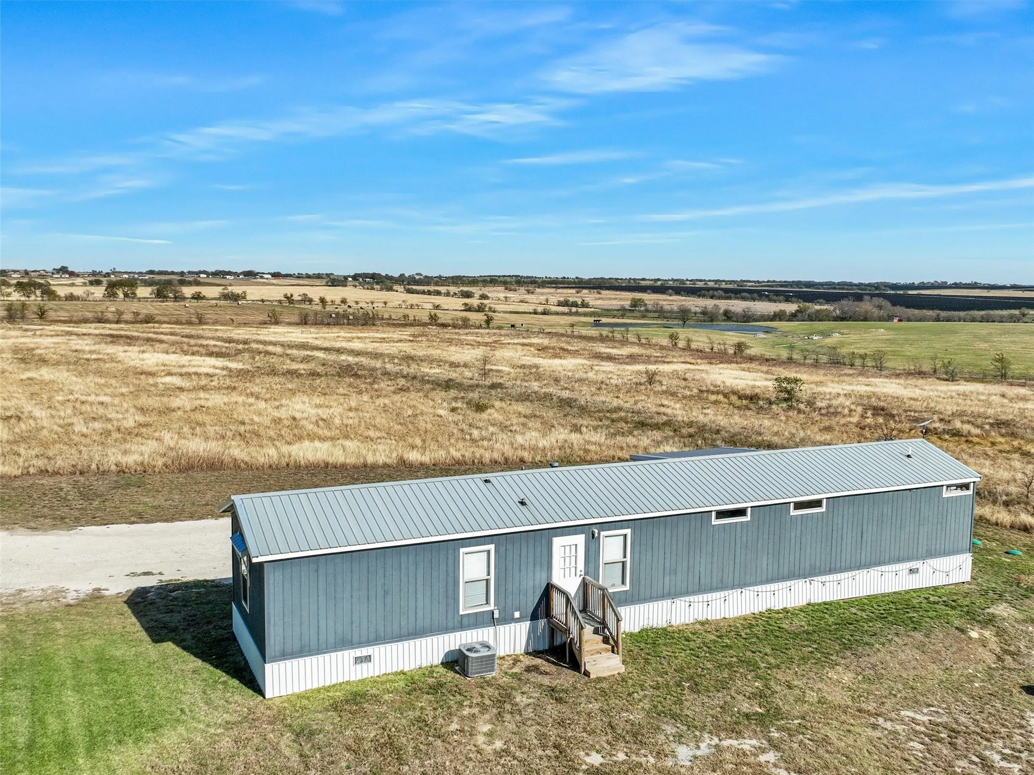 Mobile Home For Sale in Denton County , 16384 FM 1173, Krum, Texas 76249, 3 Bedroom, 2 Bathroom, Garage spaces, 1,140 Sqft, built in 2021, Preowned, mls#20905038, Real Estate Agent in Krum, Homes For Sale in Denton county, Homes For Sale in Krum, Realtor in Krum Texas, Real Estate Brokerage Independent Realty Texas, Luminita Cordes Realtor