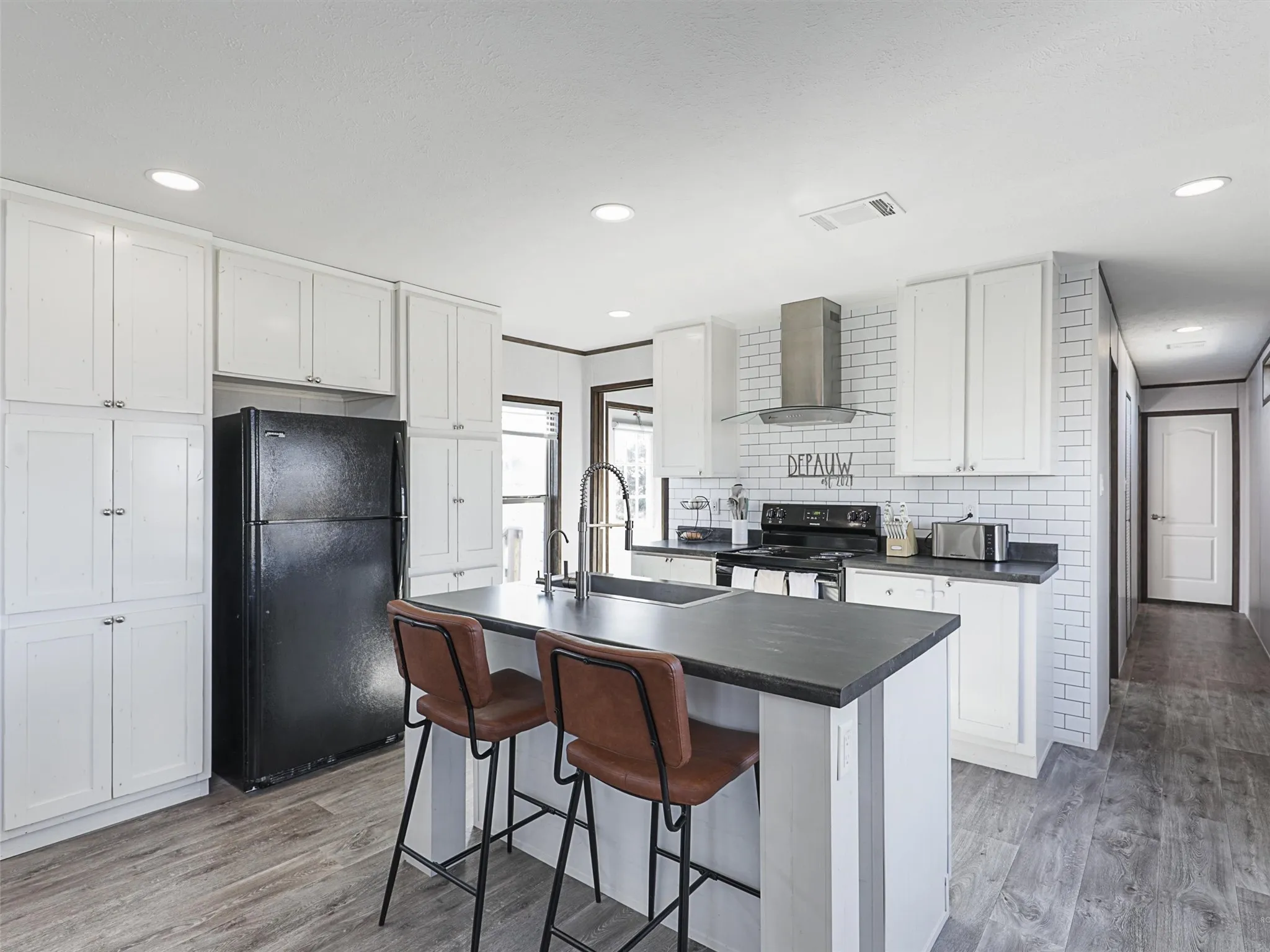 Mobile Home For Sale in Denton County , 16384 FM 1173, Krum, Texas 76249, 3 Bedroom, 2 Bathroom, Garage spaces, 1,140 Sqft, built in 2021, Preowned, mls#20905038, Real Estate Agent in Krum, Homes For Sale in Denton county, Homes For Sale in Krum, Realtor in Krum Texas, Real Estate Brokerage Independent Realty Texas, Luminita Cordes Realtor
