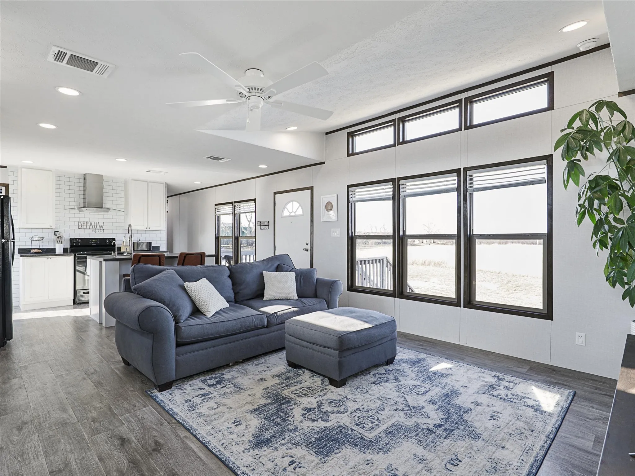 Mobile Home For Sale in Denton County , 16384 FM 1173, Krum, Texas 76249, 3 Bedroom, 2 Bathroom, Garage spaces, 1,140 Sqft, built in 2021, Preowned, mls#20905038, Real Estate Agent in Krum, Homes For Sale in Denton county, Homes For Sale in Krum, Realtor in Krum Texas, Real Estate Brokerage Independent Realty Texas, Luminita Cordes Realtor