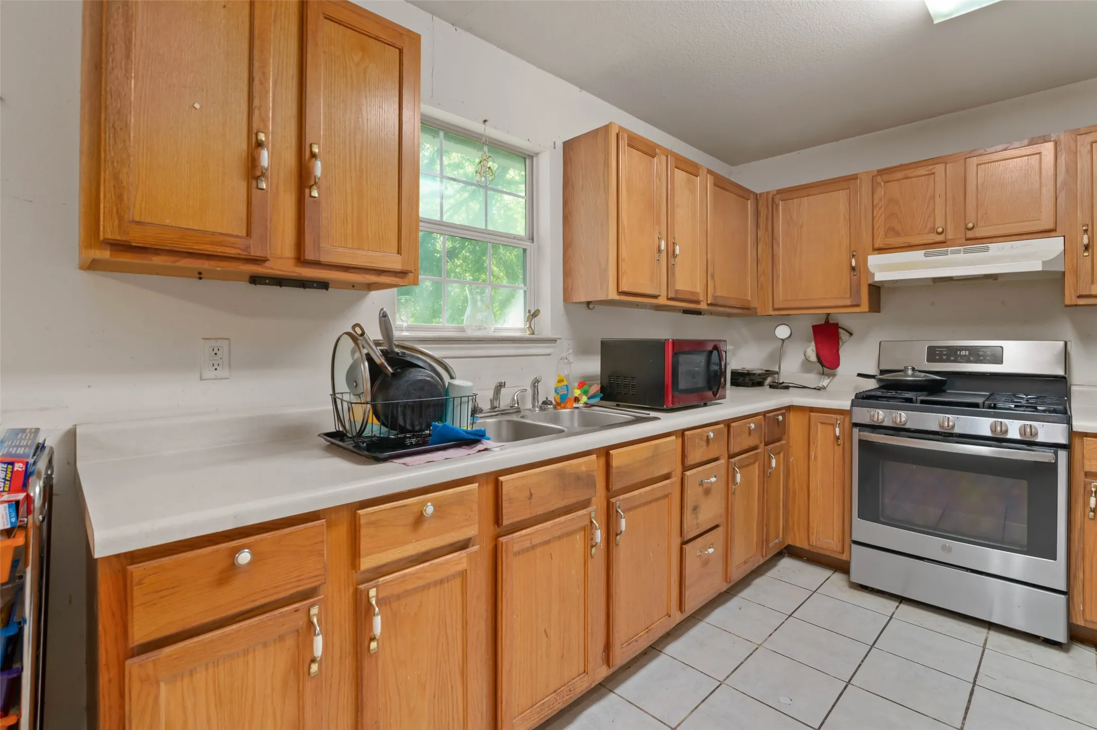 Single Family Residence For Sale in Dallas County , 5344 Larimore Lane, Dallas, Texas 75236, 3 Bedroom, 2 Bathroom, Garage spaces, 1,160 Sqft, built in 2004, Preowned, mls#20909981, Real Estate Agent in Dallas, Homes For Sale in Dallas county, Homes For Sale in Dallas, Realtor in Dallas Texas, Real Estate Brokerage Independent Realty Texas, Luminita Cordes Realtor