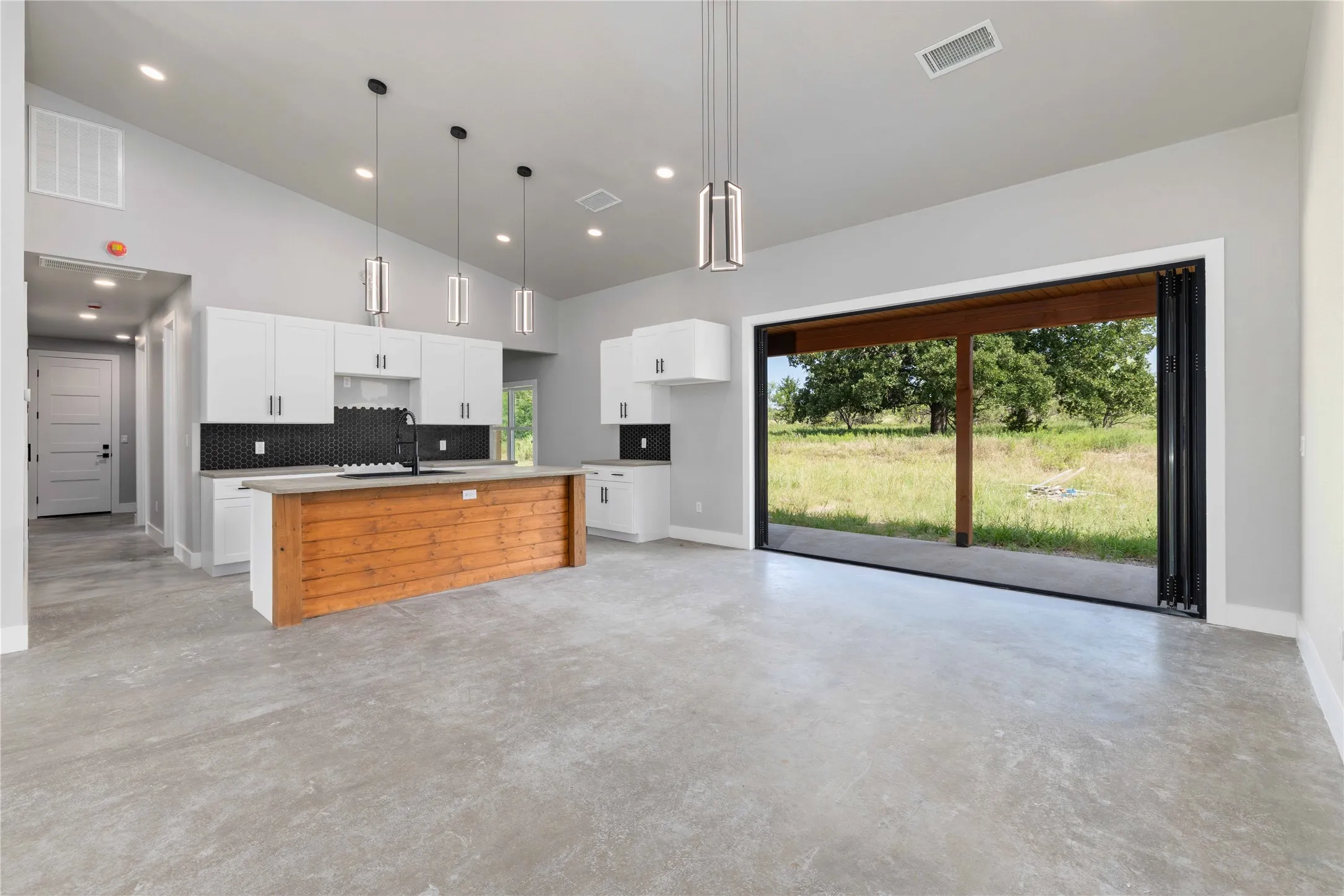 Single Family Residence For Sale in Brown County , 251 Morning Dove Lane, Early, Texas 76802, 3 Bedroom, 3 Bathroom, 4 Garage spaces, 3,386 Sqft, built in 2025, mls#20910147, Real Estate Agent in Early, Homes For Sale in Brown county, Homes For Sale in Early, Realtor in Early Texas, Real Estate Brokerage Independent Realty Texas, Luminita Cordes Realtor