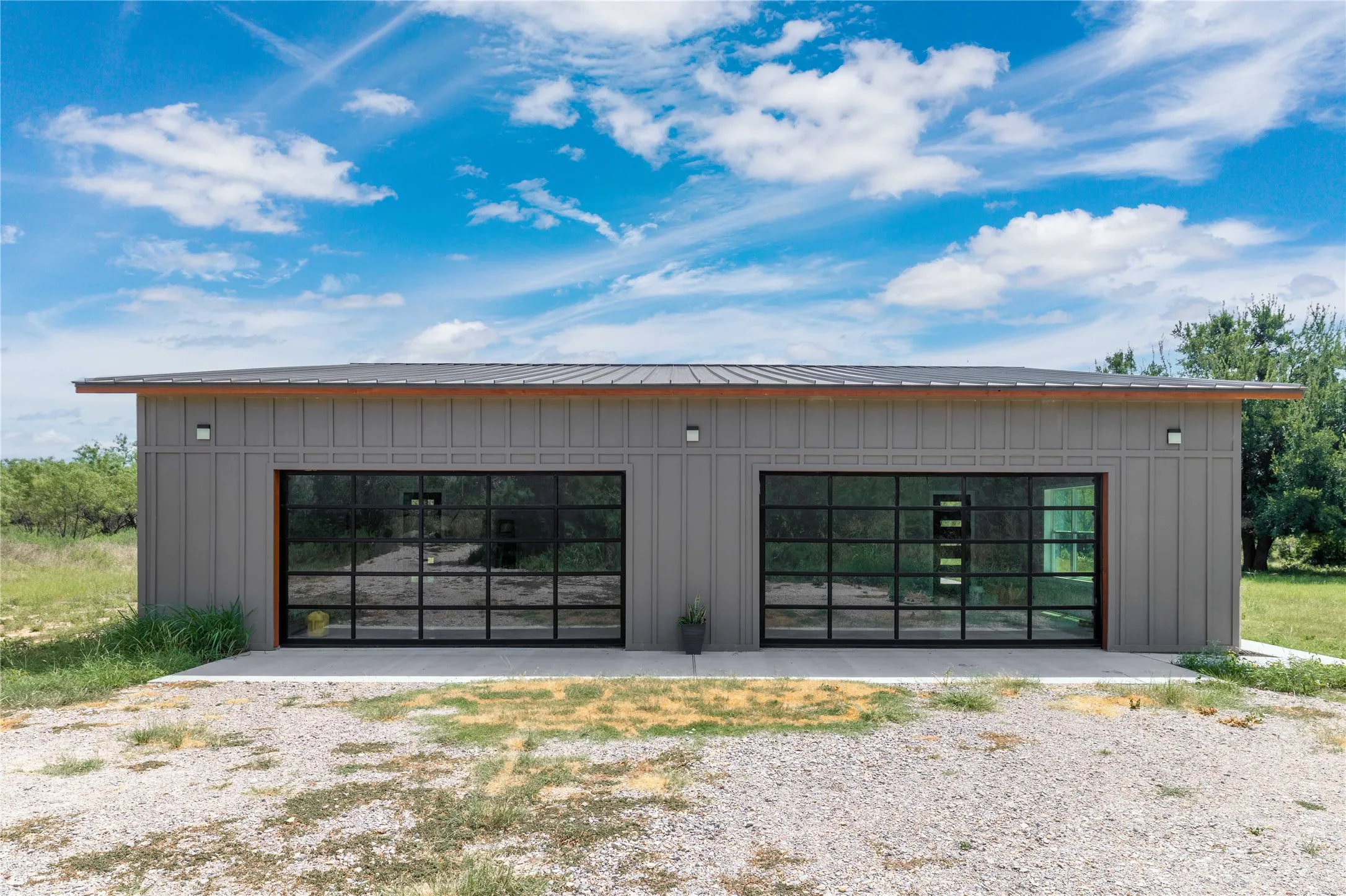 Single Family Residence For Sale in Brown County , 251 Morning Dove Lane, Early, Texas 76802, 3 Bedroom, 3 Bathroom, 4 Garage spaces, 3,386 Sqft, built in 2025, mls#20910147, Real Estate Agent in Early, Homes For Sale in Brown county, Homes For Sale in Early, Realtor in Early Texas, Real Estate Brokerage Independent Realty Texas, Luminita Cordes Realtor