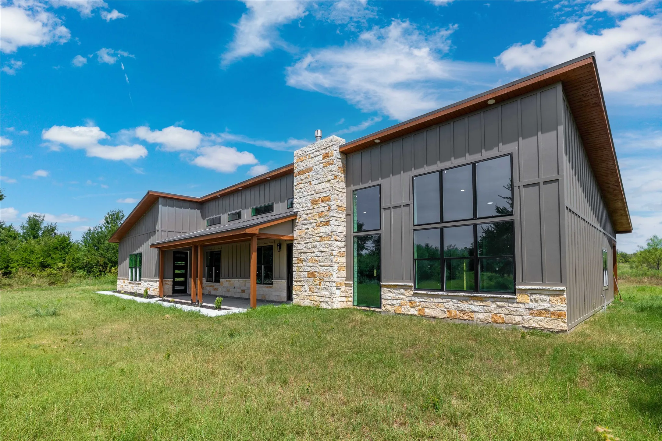 Single Family Residence For Sale in Brown County , 251 Morning Dove Lane, Early, Texas 76802, 3 Bedroom, 3 Bathroom, 4 Garage spaces, 3,386 Sqft, built in 2025, mls#20910147, Real Estate Agent in Early, Homes For Sale in Brown county, Homes For Sale in Early, Realtor in Early Texas, Real Estate Brokerage Independent Realty Texas, Luminita Cordes Realtor