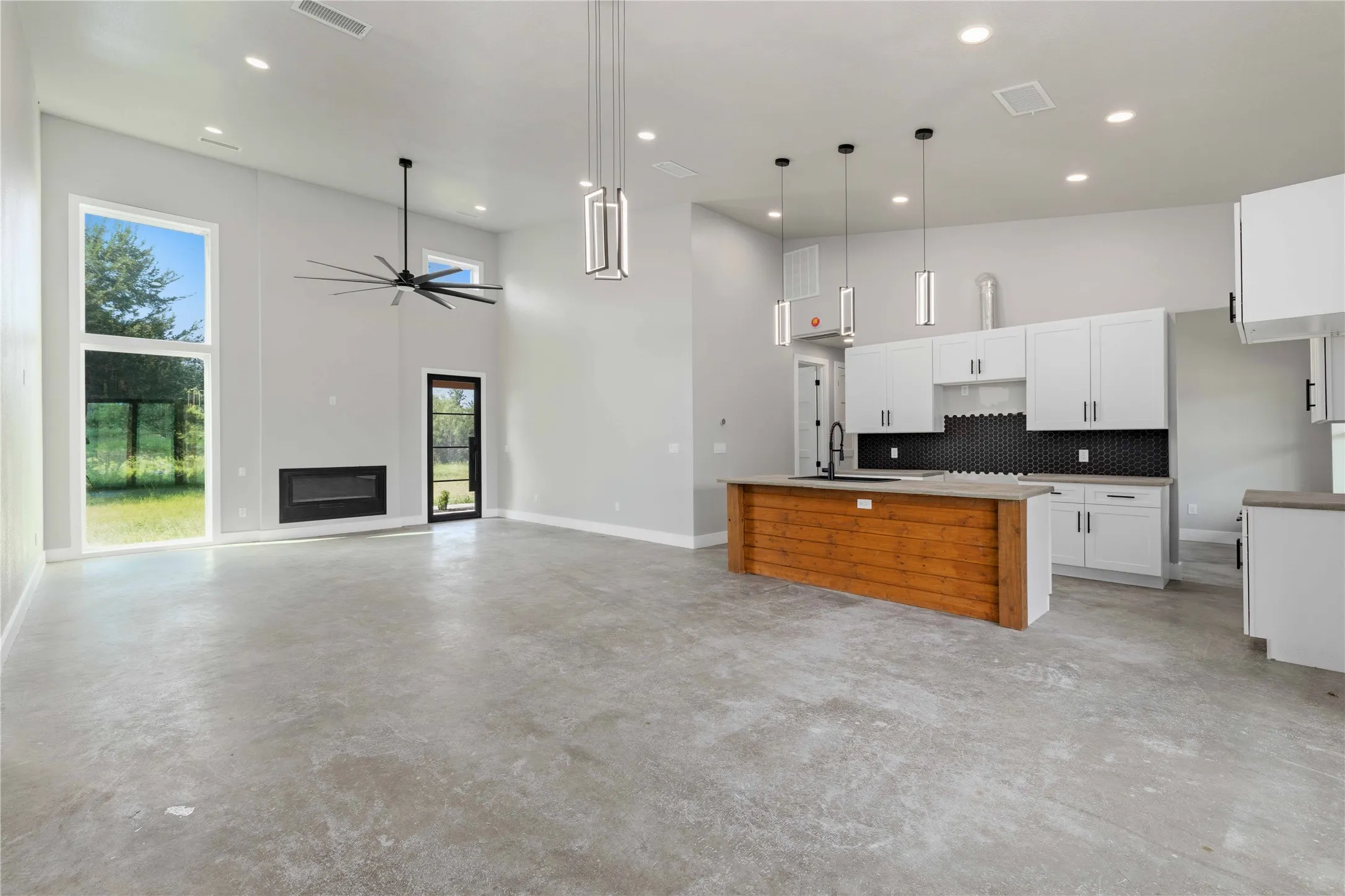 Single Family Residence For Sale in Brown County , 251 Morning Dove Lane, Early, Texas 76802, 3 Bedroom, 3 Bathroom, 4 Garage spaces, 3,386 Sqft, built in 2025, mls#20910147, Real Estate Agent in Early, Homes For Sale in Brown county, Homes For Sale in Early, Realtor in Early Texas, Real Estate Brokerage Independent Realty Texas, Luminita Cordes Realtor