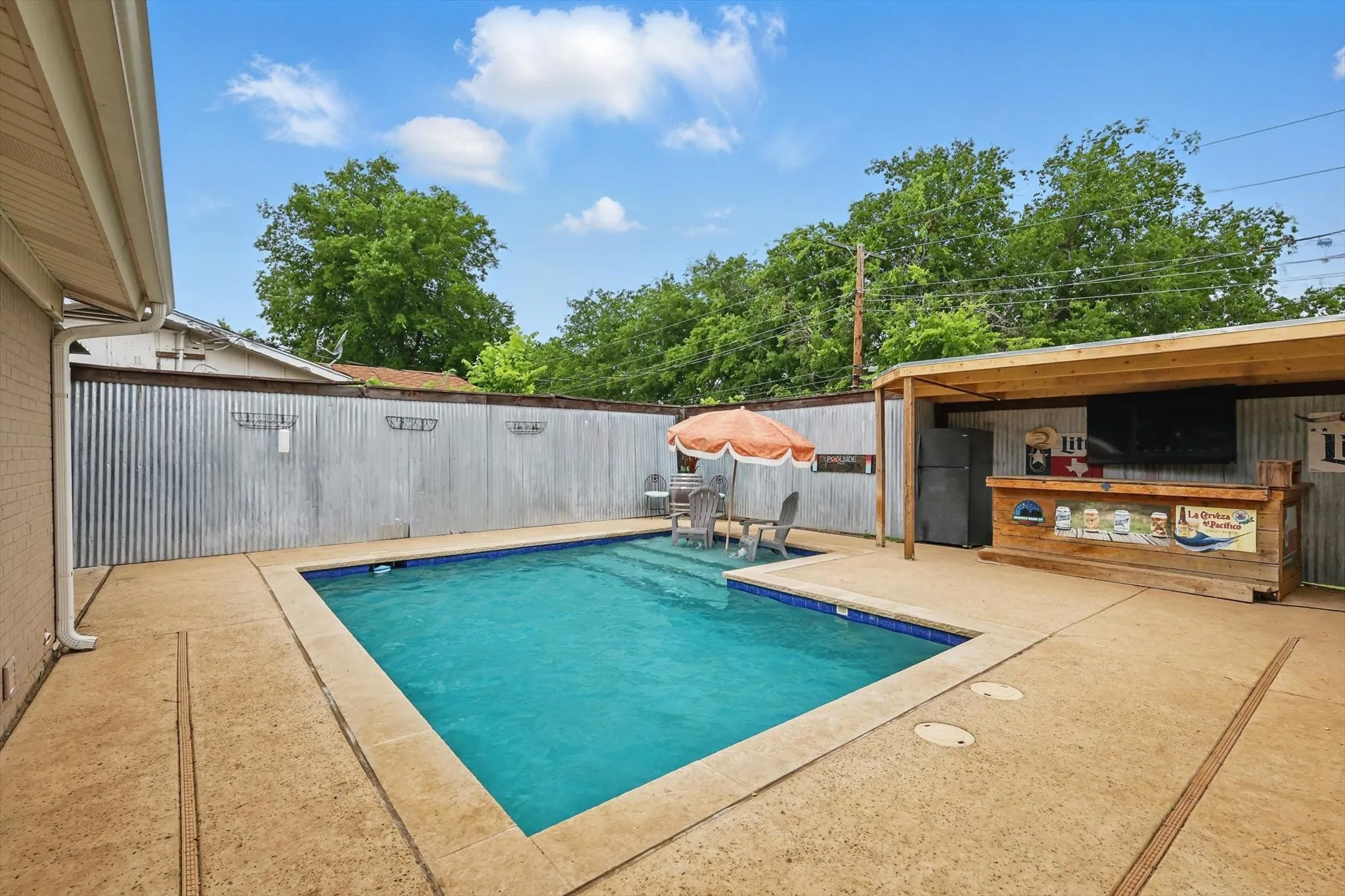 Single Family Residence For Sale in Tarrant County , 8832 Kate Street, White Settlement, Texas 76108, 3 Bedroom, 2 Bathroom, Garage spaces, 1,810 Sqft, built in 1962, Preowned, mls#20904688, Real Estate Agent in White Settlement, Homes For Sale in Tarrant county, Homes For Sale in White Settlement, Realtor in White Settlement Texas, Real Estate Brokerage Independent Realty Texas, Luminita Cordes Realtor