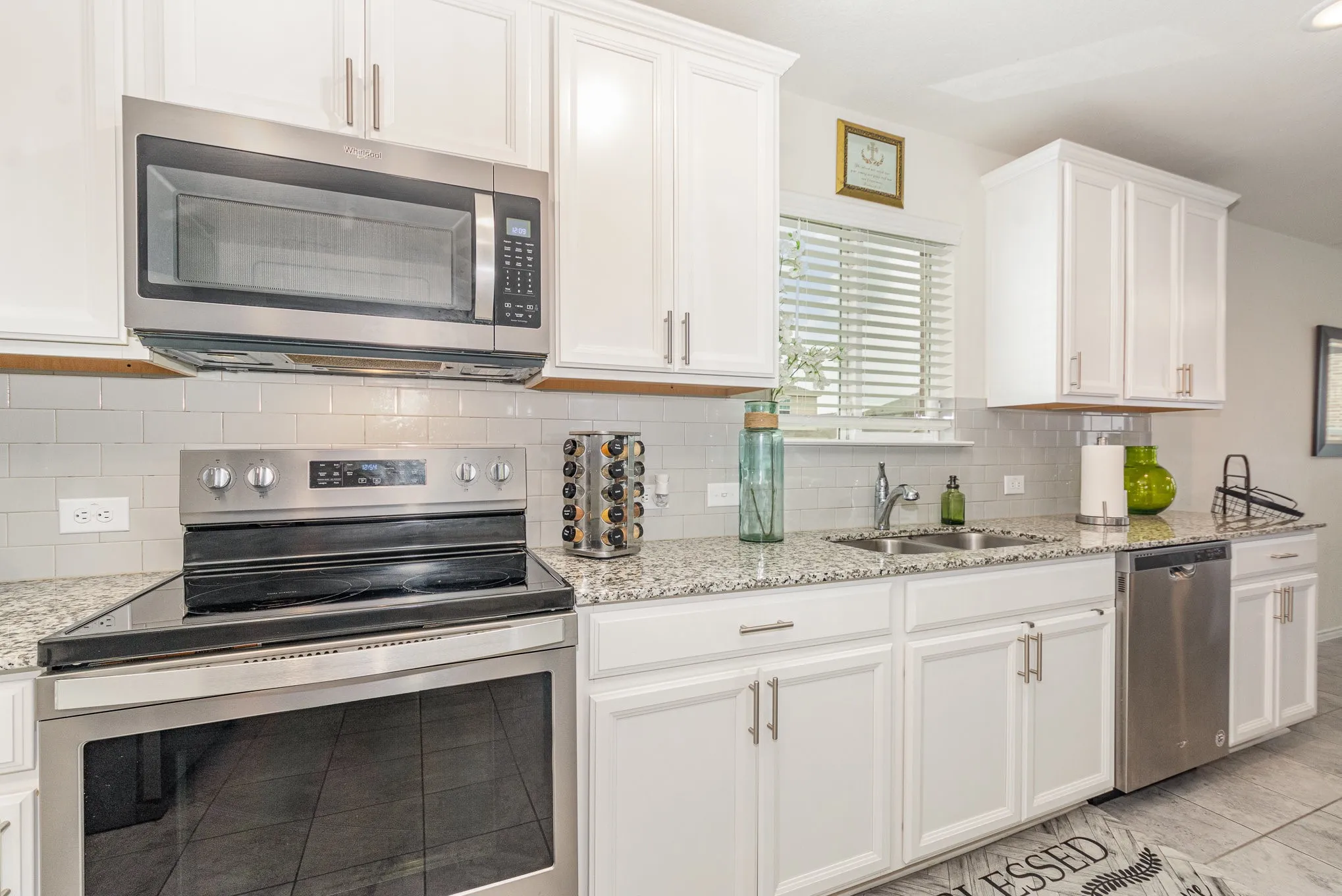Single Family Residence For Sale in Kaufman County , 1728 Ackerly Drive, Forney, Texas 75126, 3 Bedroom, 3 Bathroom, 2 Garage spaces, 2,044 Sqft, built in 2020, mls#20910092, Real Estate Agent in Forney, Homes For Sale in Kaufman county, Homes For Sale in Forney, Realtor in Forney Texas, Real Estate Brokerage Independent Realty Texas, Luminita Cordes Realtor