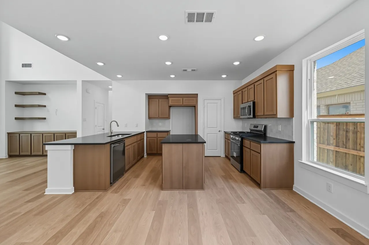 Single Family Residence For Sale in Kaufman County , 9204 Persimmon Lane, Mesquite, Texas 75126, 5 Bedroom, 3 Bathroom, 2 Garage spaces, 2,296 Sqft, built in 2025, New Construction - Incomplete, mls#20911334, Real Estate Agent in Mesquite, Homes For Sale in Kaufman county, Homes For Sale in Mesquite, Realtor in Mesquite Texas, Real Estate Brokerage Independent Realty Texas, Luminita Cordes Realtor