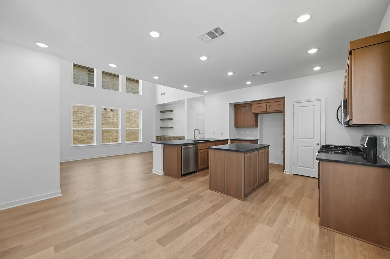 Single Family Residence For Sale in Kaufman County , 9204 Persimmon Lane, Mesquite, Texas 75126, 5 Bedroom, 3 Bathroom, 2 Garage spaces, 2,296 Sqft, built in 2025, New Construction - Incomplete, mls#20911334, Real Estate Agent in Mesquite, Homes For Sale in Kaufman county, Homes For Sale in Mesquite, Realtor in Mesquite Texas, Real Estate Brokerage Independent Realty Texas, Luminita Cordes Realtor
