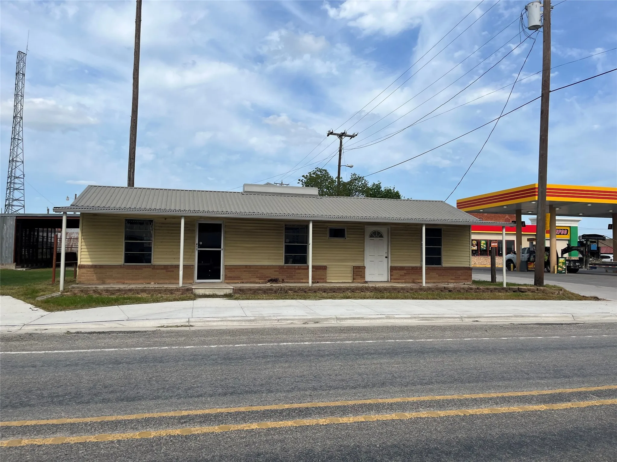 Industrial For Sale in Mc Lennan County , 106 N Front Street, Mart, Texas 76664, 0, 0, Garage spaces, 0 Sqft, built in 1967, Preowned, Price $318,000, mls#20911383, Real Estate Agent in Mart, Homes For Sale in Mc Lennan county, Homes For Sale in Mart, Realtor in Mart Texas, Real Estate Brokerage Independent Realty Texas, Luminita Cordes Realtor